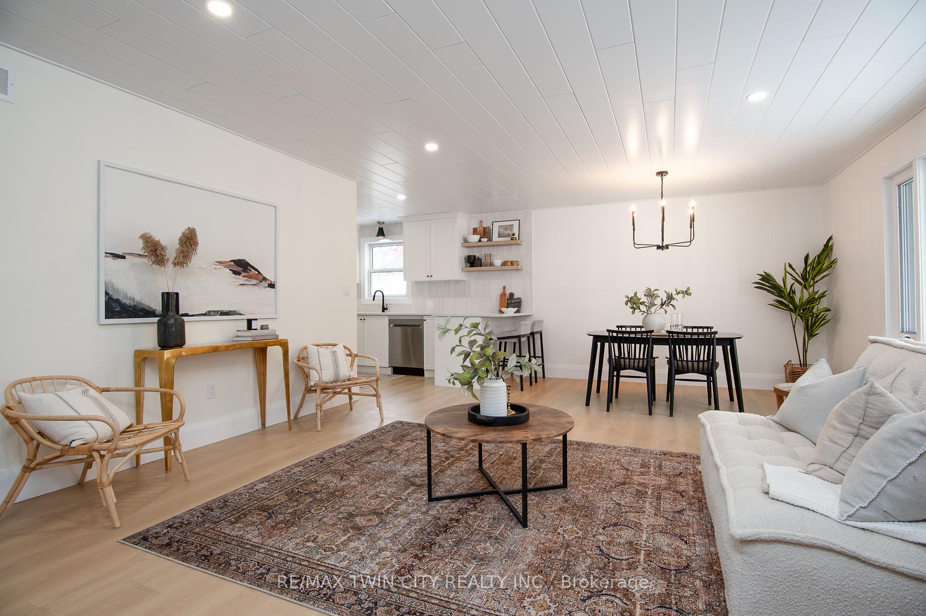 Photo 8 of 400 Dumfries Avenue, Kitchener — HOMEH