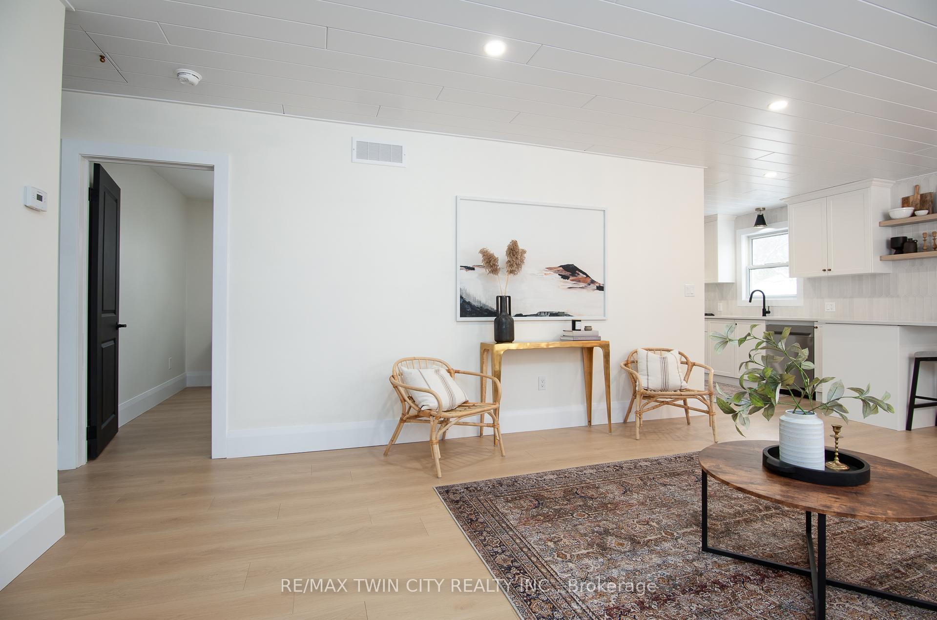 Photo 9 of 400 Dumfries Avenue, Kitchener — HOMEH