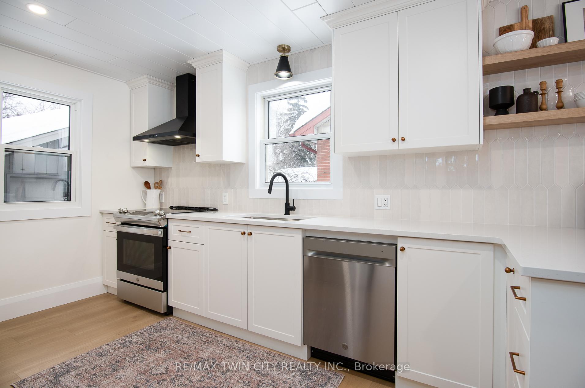 Photo 17 of 400 Dumfries Avenue, Kitchener — HOMEH