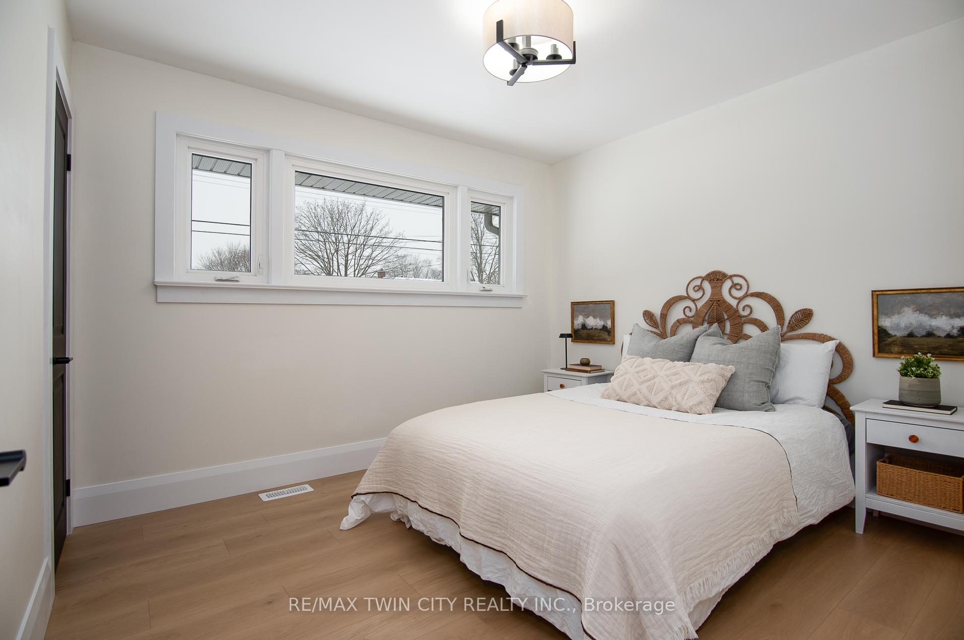 Photo 22 of 400 Dumfries Avenue, Kitchener — HOMEH