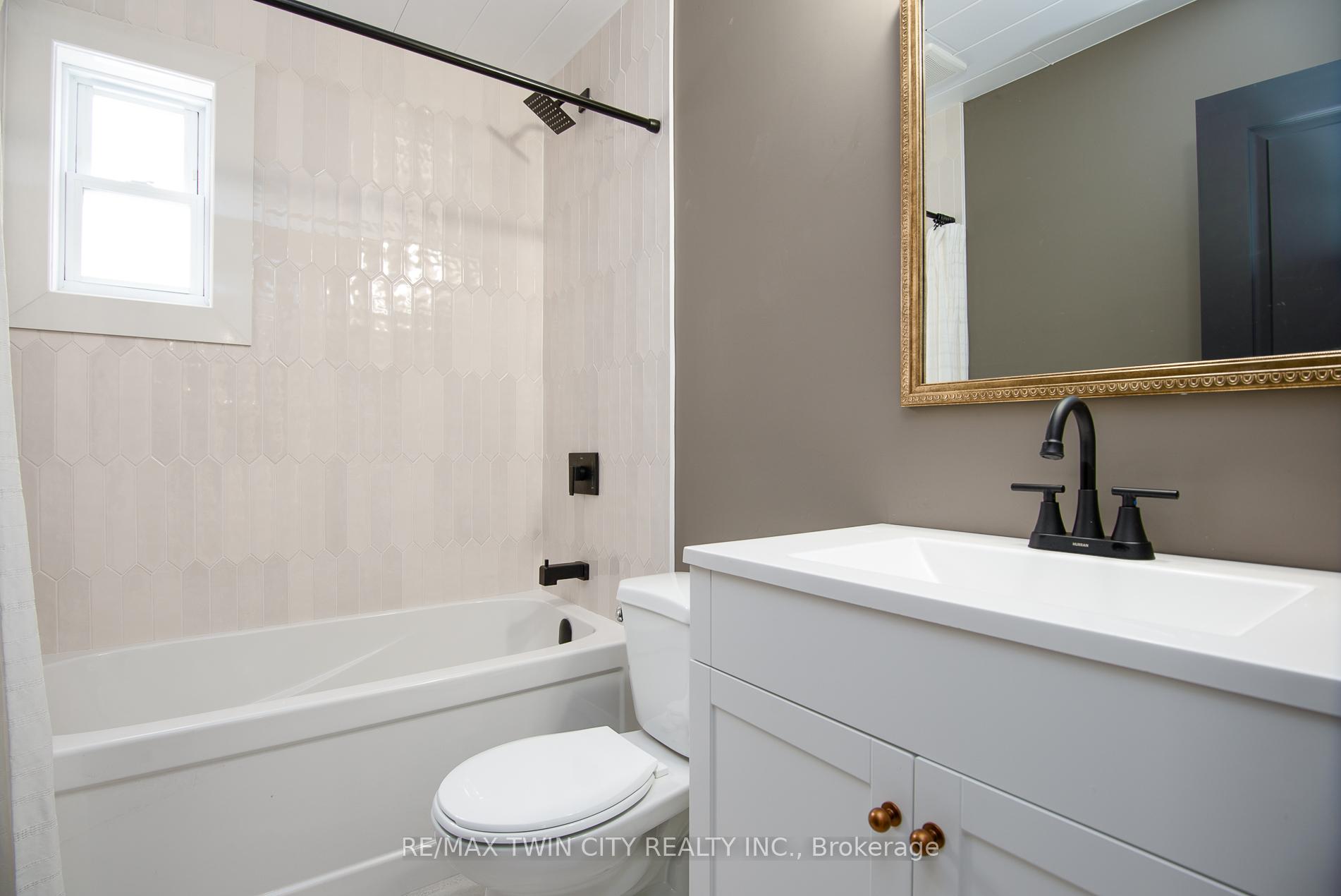 Photo 24 of 400 Dumfries Avenue, Kitchener — HOMEH