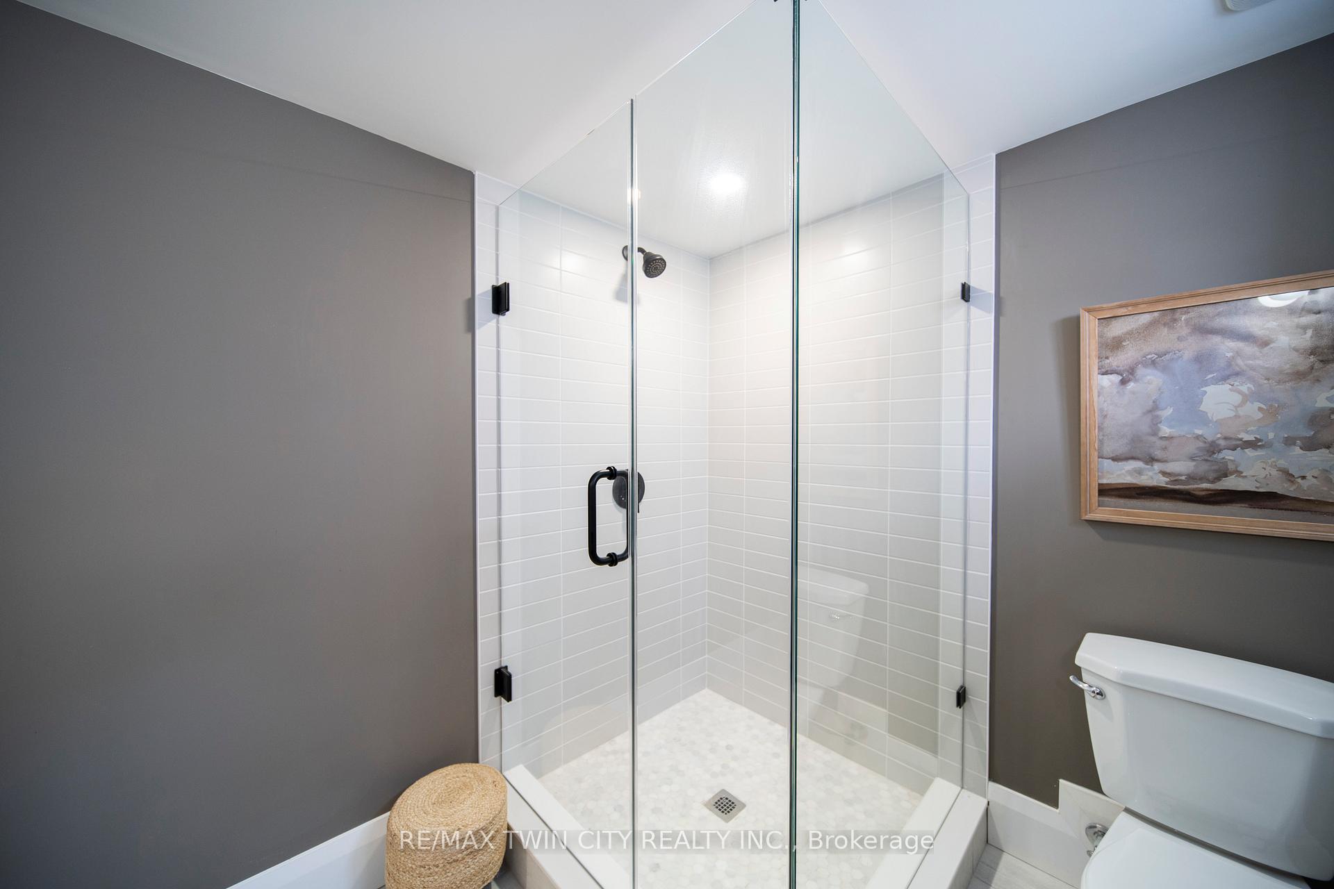 Photo 28 of 400 Dumfries Avenue, Kitchener — HOMEH