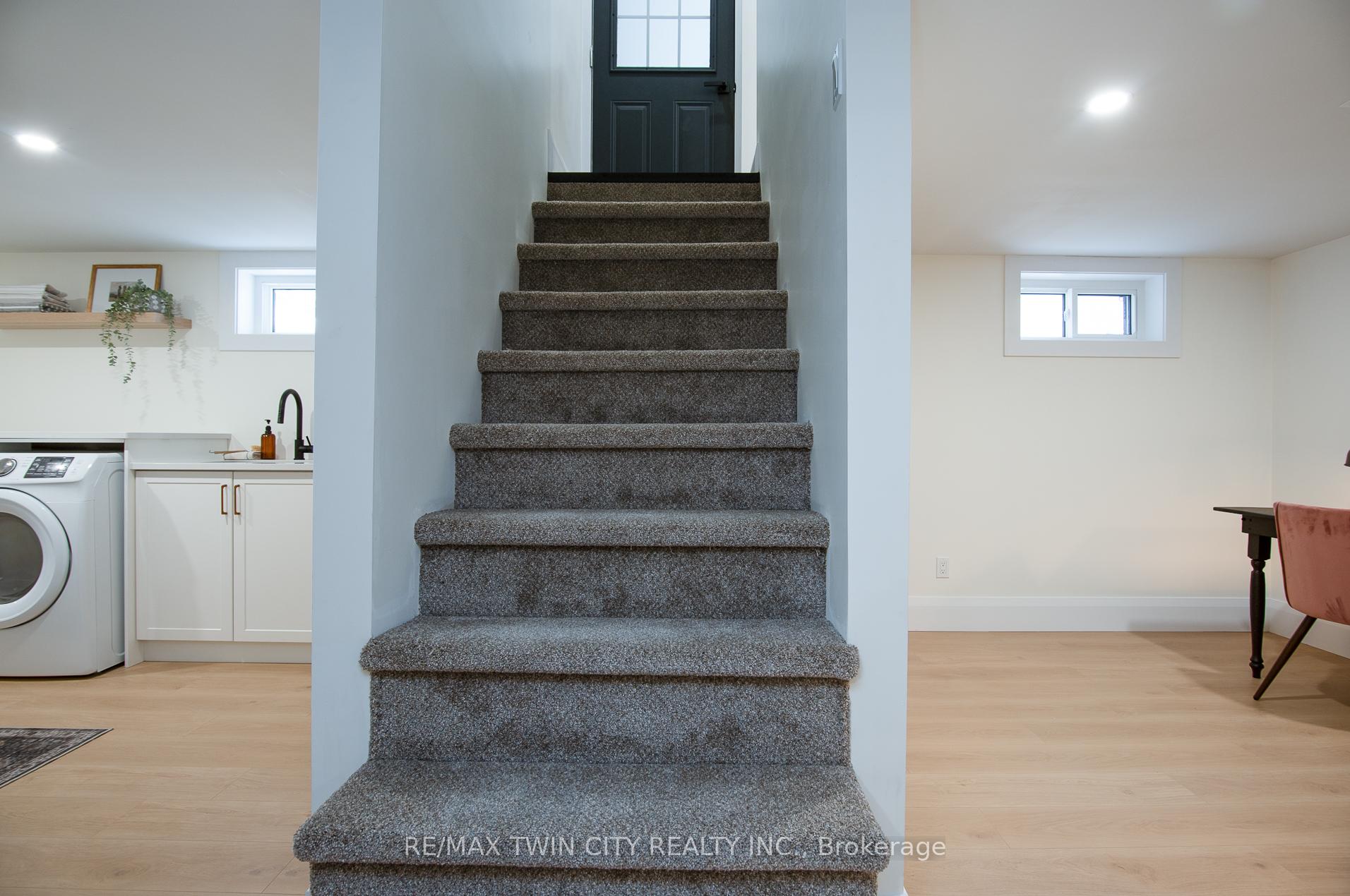 Photo 38 of 400 Dumfries Avenue, Kitchener — HOMEH