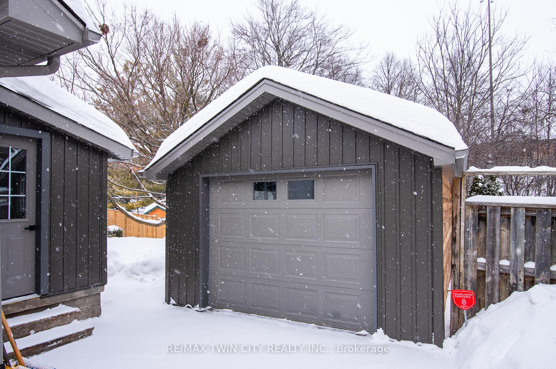 Photo 40 of 400 Dumfries Avenue, Kitchener — HOMEH