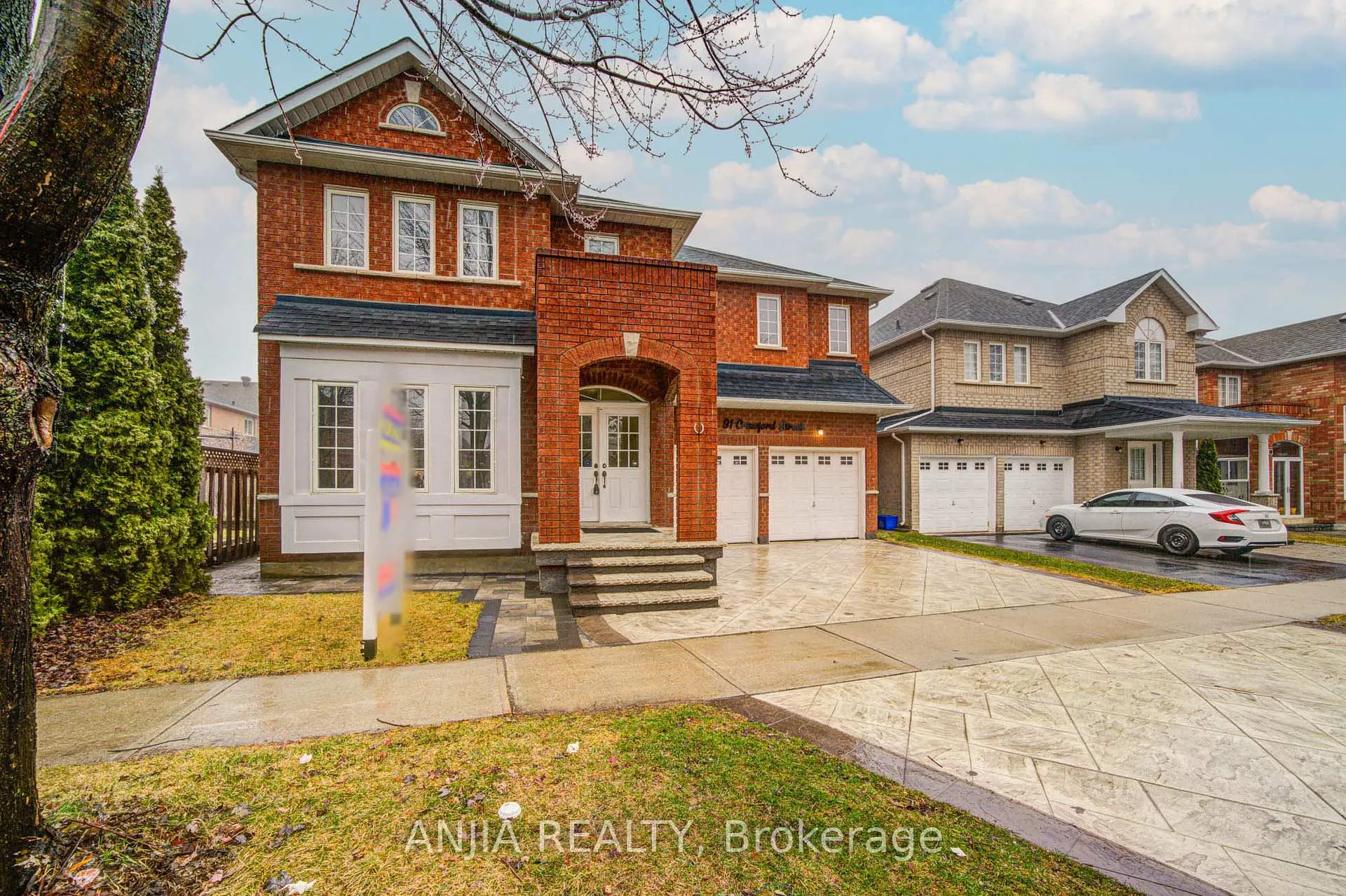 Photo 2 of 91 Crawford Street, Markham, Berczy — HOMEH