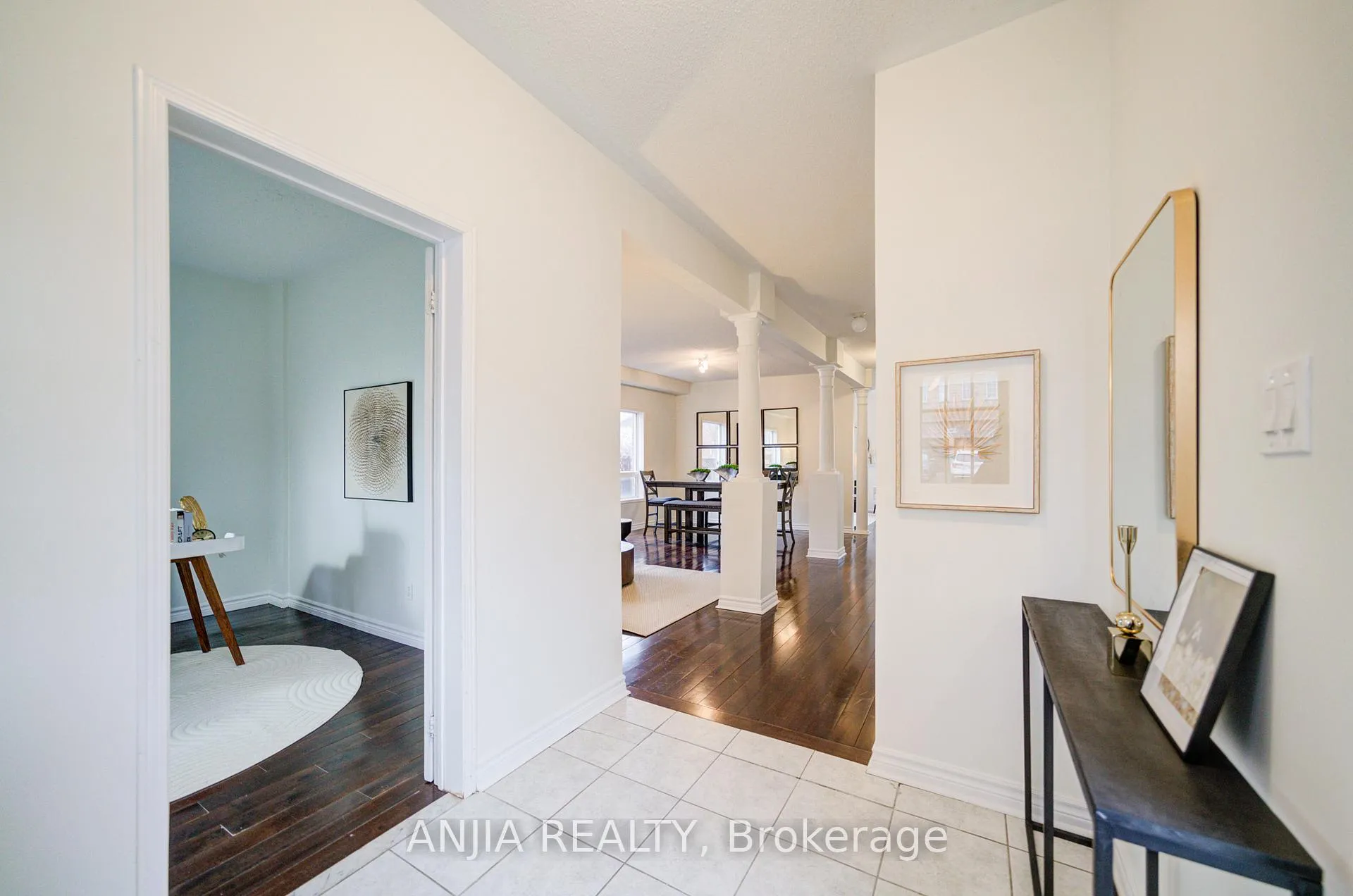 Photo 4 of 91 Crawford Street, Markham, Berczy — HOMEH