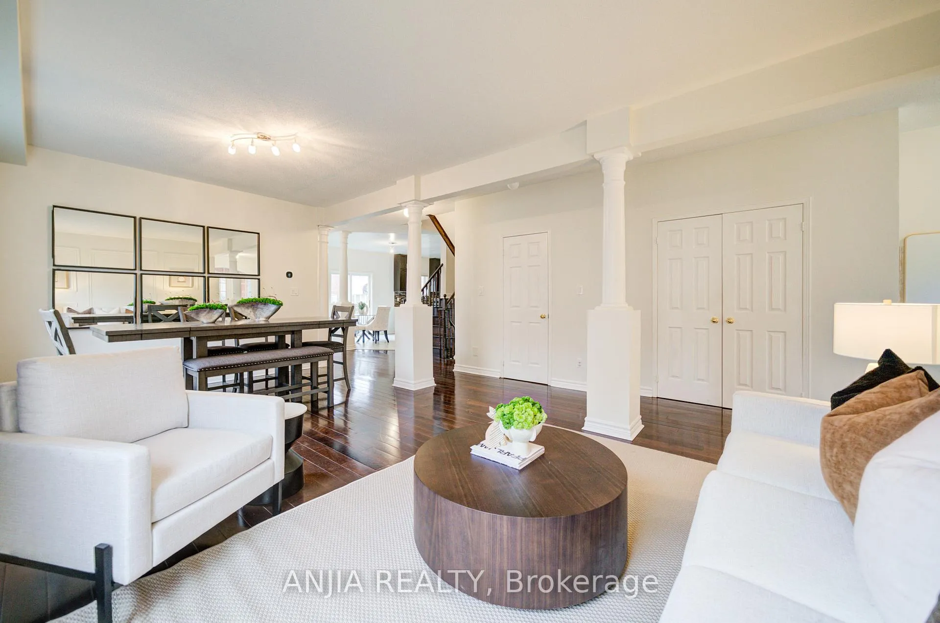 Photo 8 of 91 Crawford Street, Markham, Berczy — HOMEH