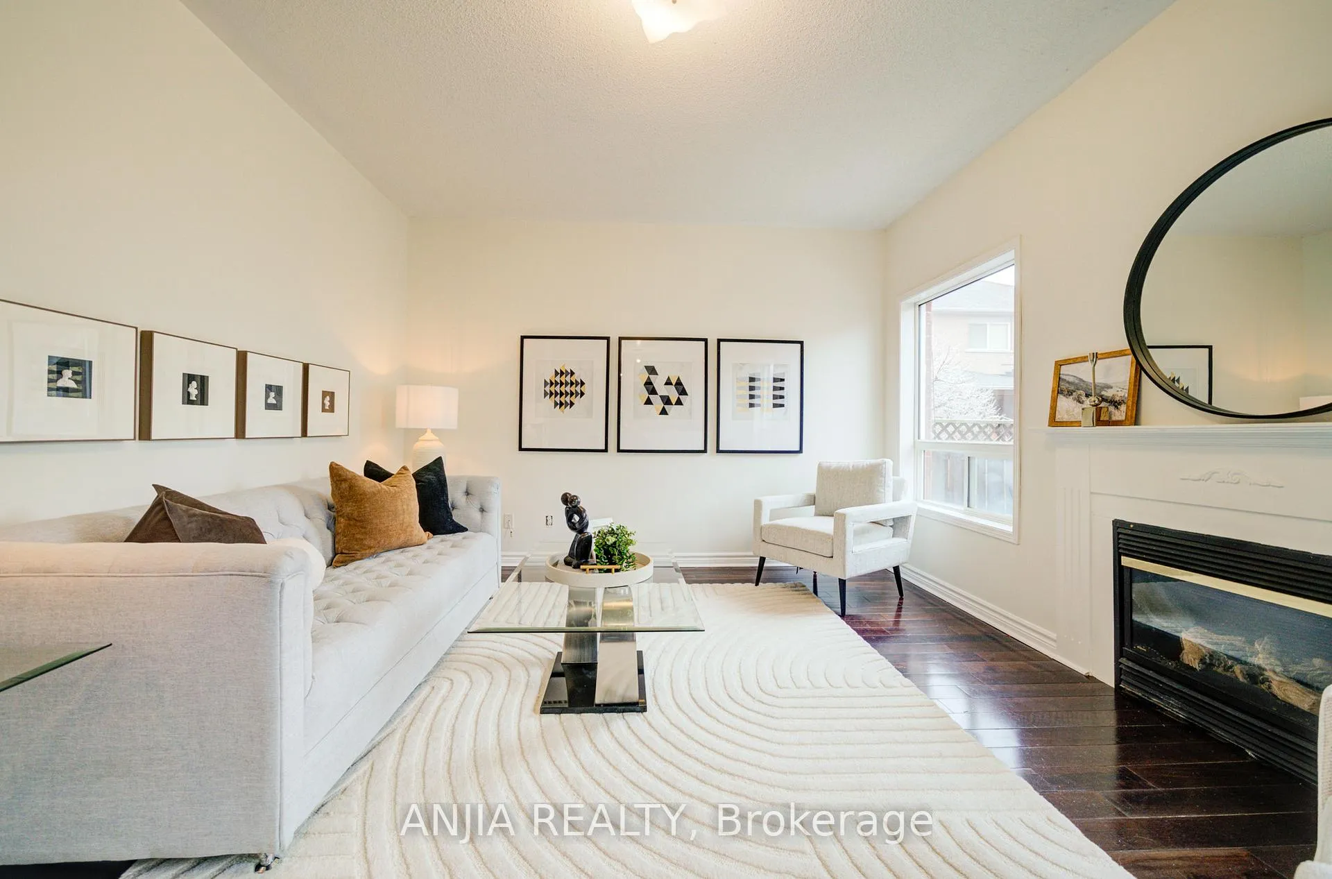Photo 14 of 91 Crawford Street, Markham, Berczy — HOMEH