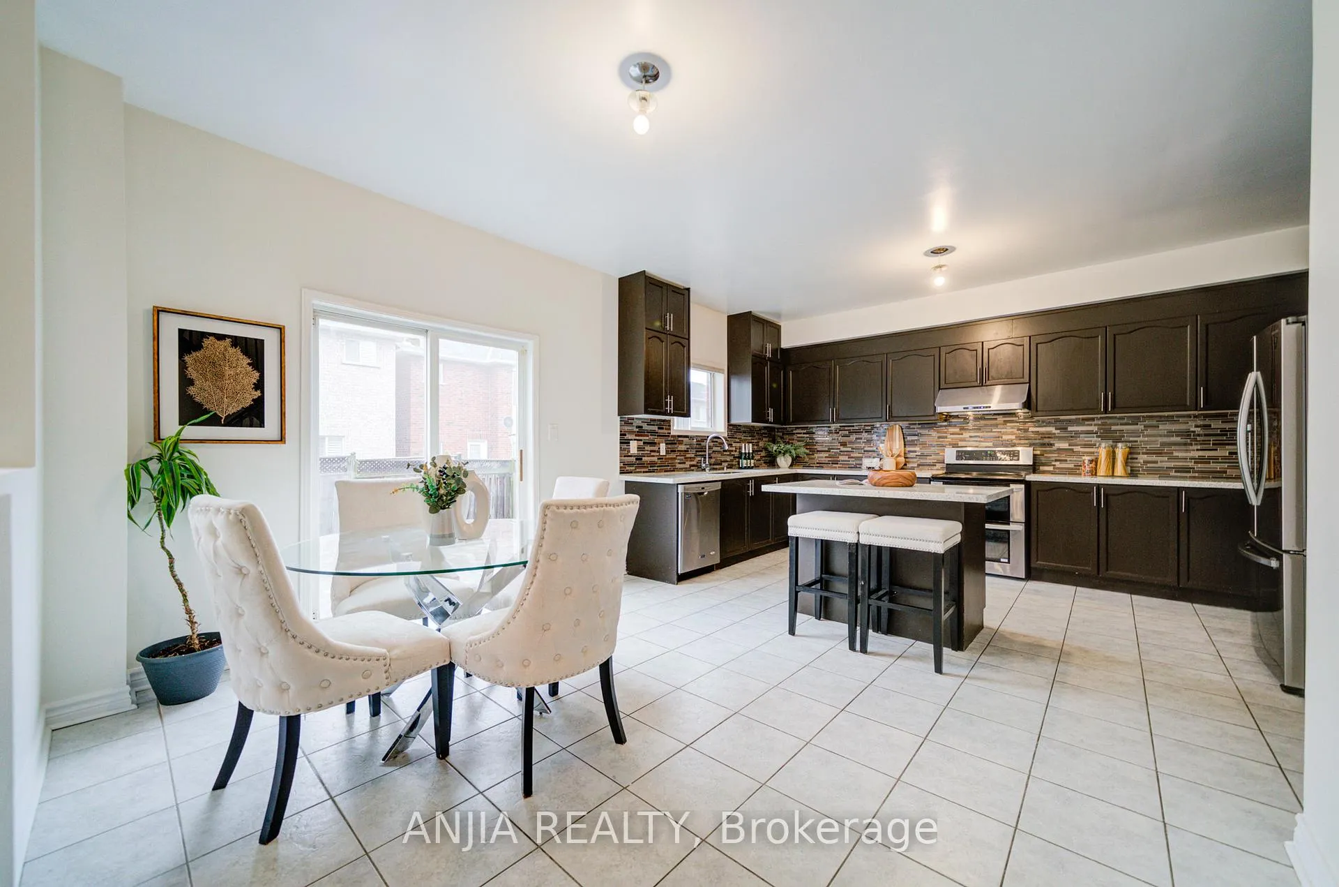 Photo 20 of 91 Crawford Street, Markham, Berczy — HOMEH