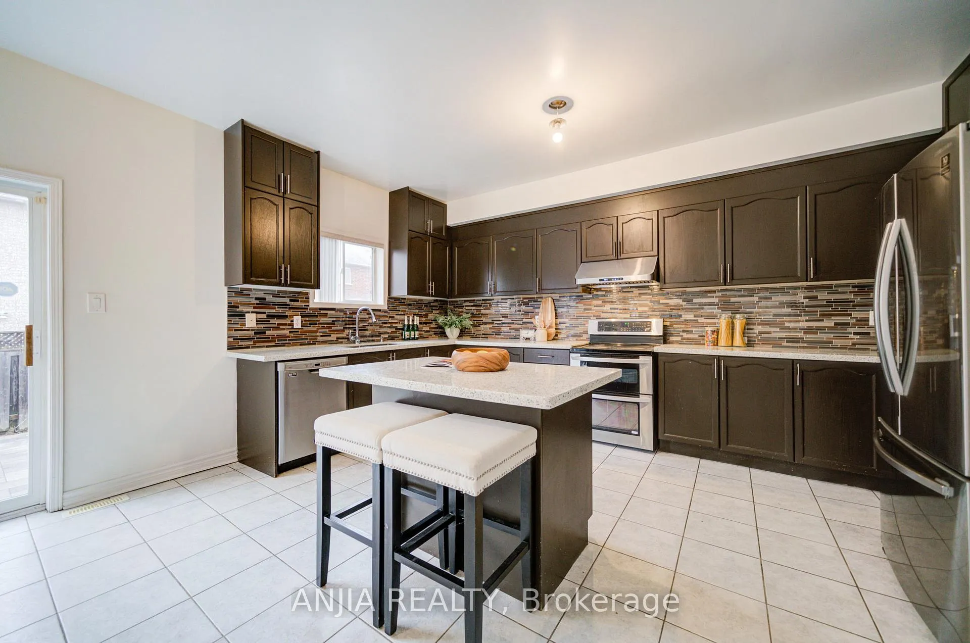 Photo 22 of 91 Crawford Street, Markham, Berczy — HOMEH