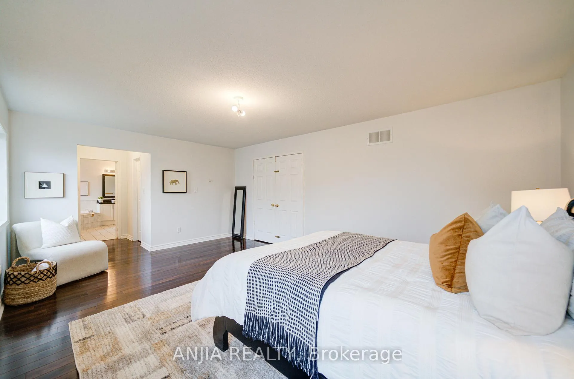 Photo 40 of 91 Crawford Street, Markham, Berczy — HOMEH
