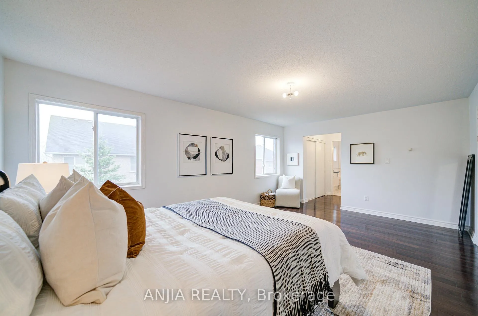 Photo 41 of 91 Crawford Street, Markham, Berczy — HOMEH