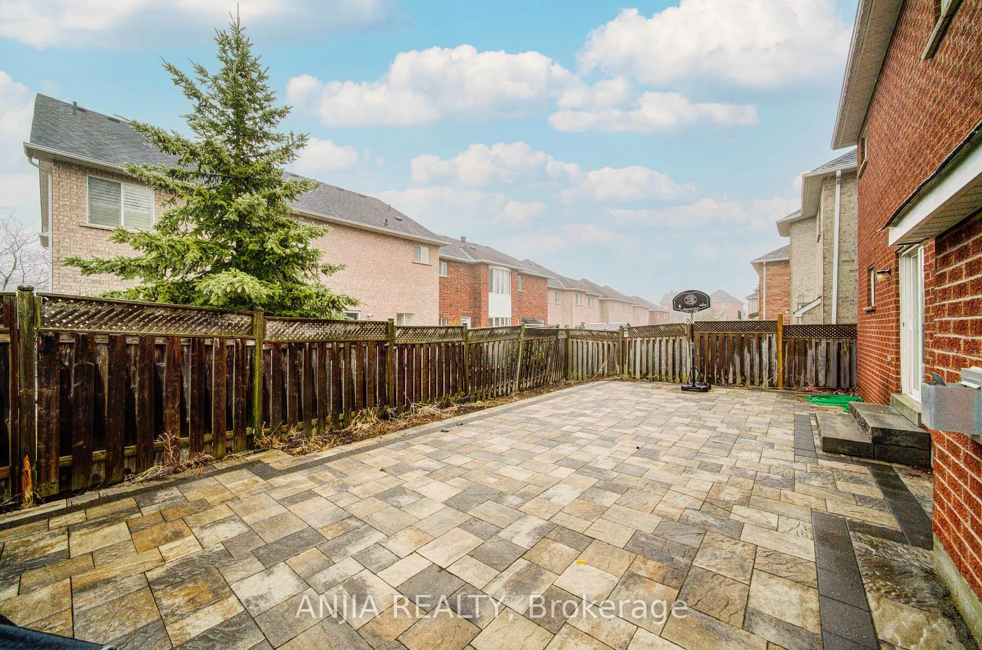 Photo 48 of 91 Crawford Street, Markham, Berczy — HOMEH
