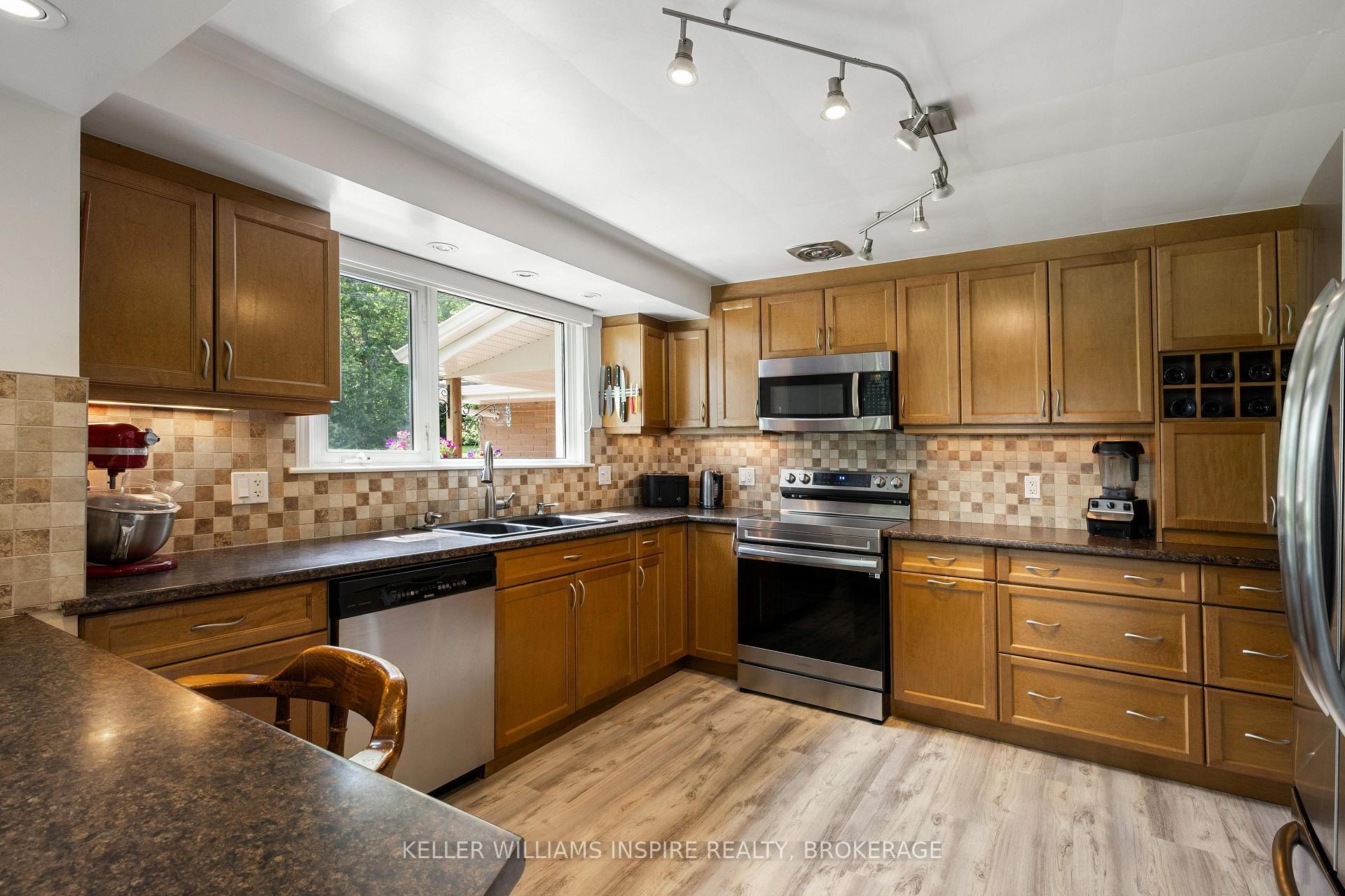 Photo 11 of 3 Helena Place, Kingston, Kingston East (incl CFB Kingston) — HOMEH