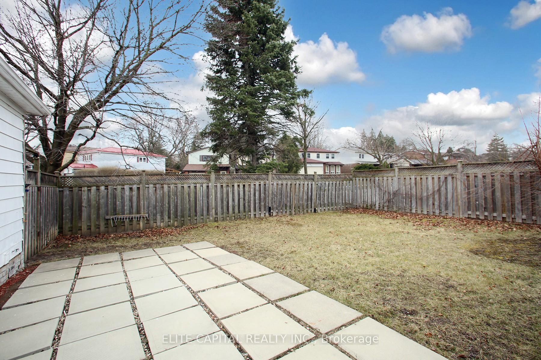 Photo 2 of 225 Snowshoe Crescent, Markham, German Mills — HOMEH