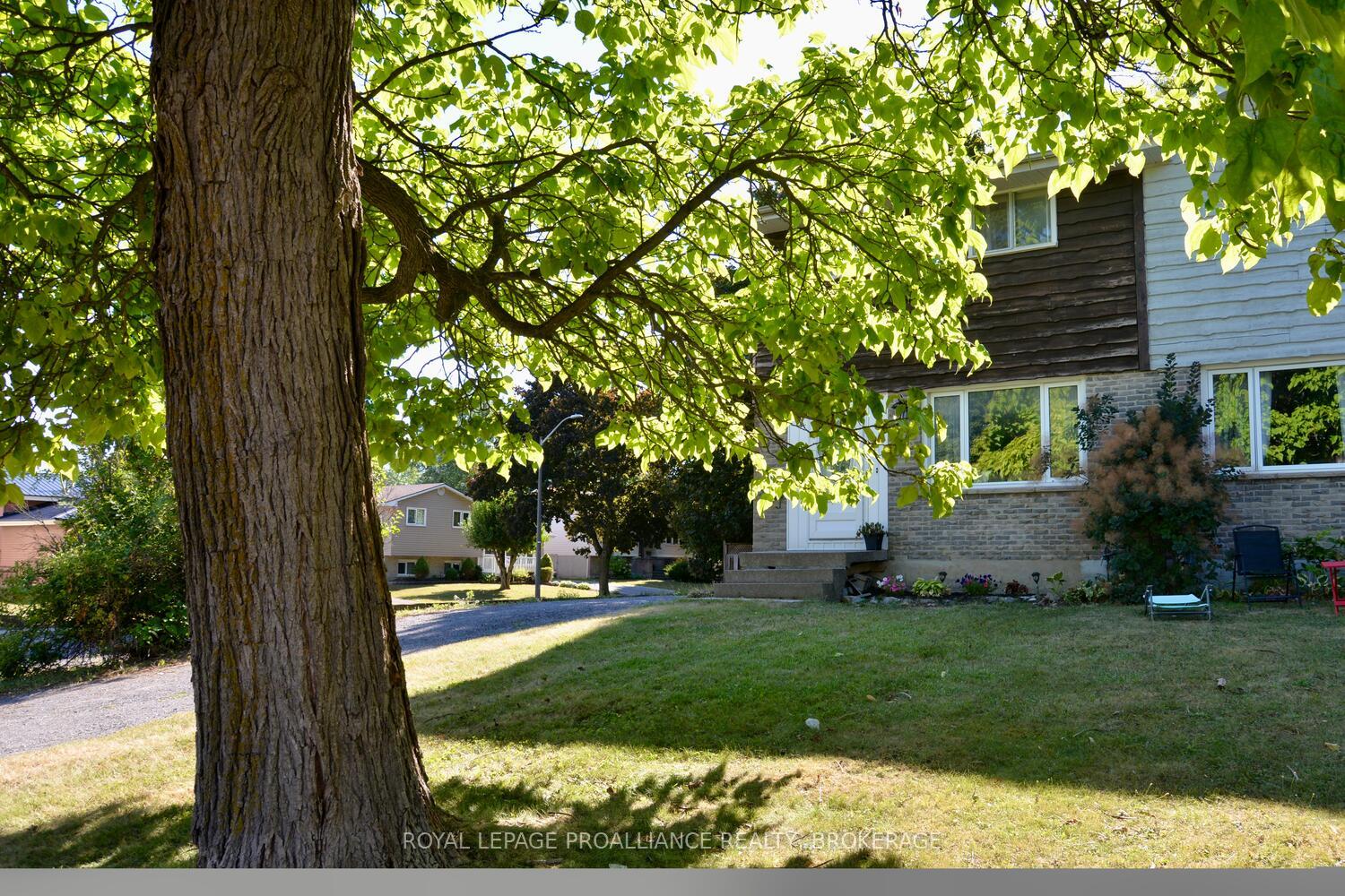 Photo 2 of 2 Guthrie Drive, Kingston, Rideau — HOMEH