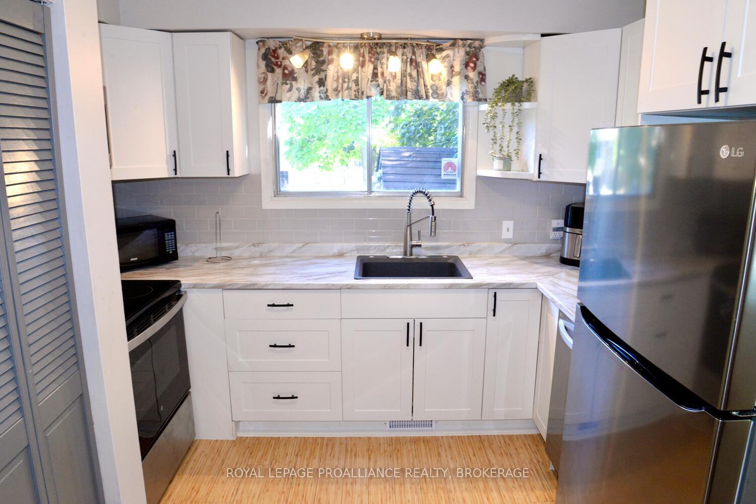 Photo 13 of 2 Guthrie Drive, Kingston, Rideau — HOMEH