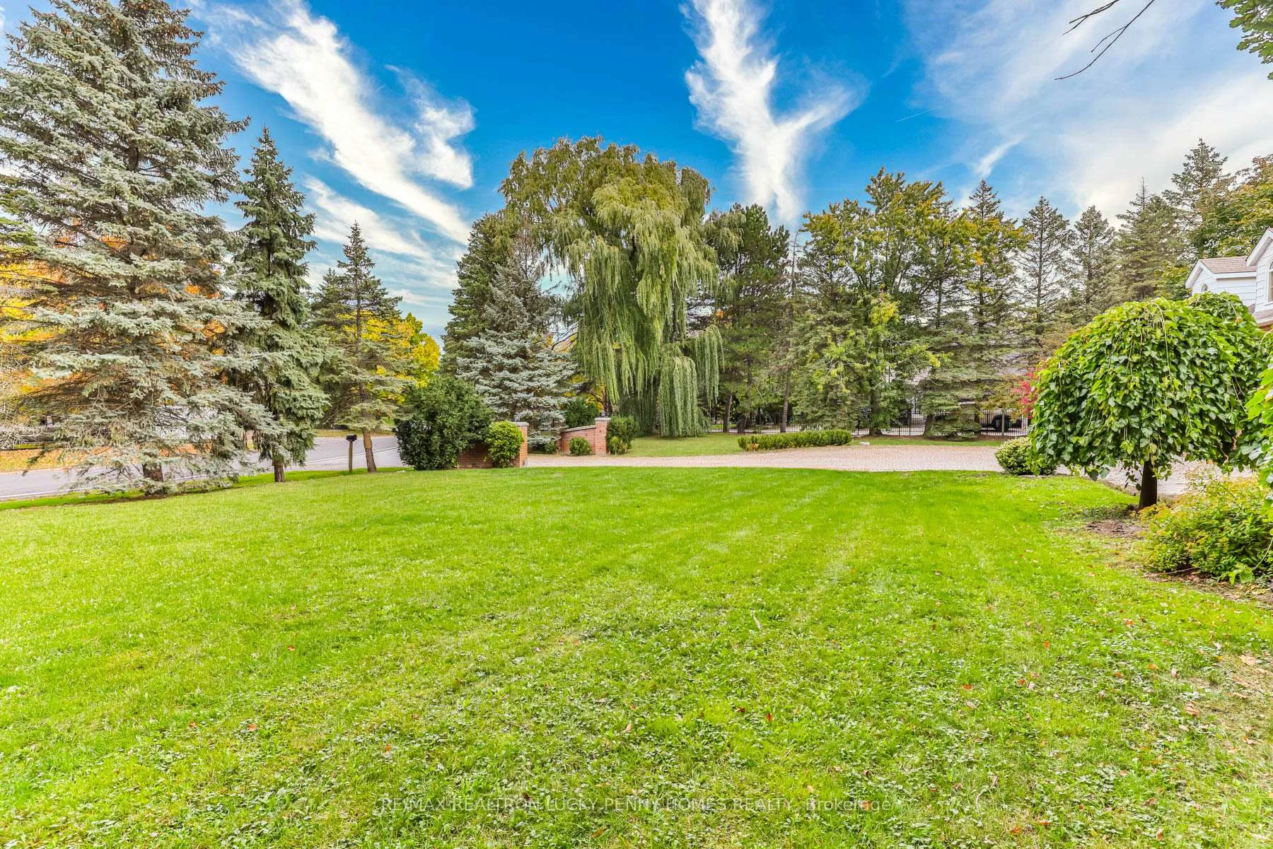 Photo 6 of 9 Personna Boulevard, Markham, Devil's Elbow — HOMEH
