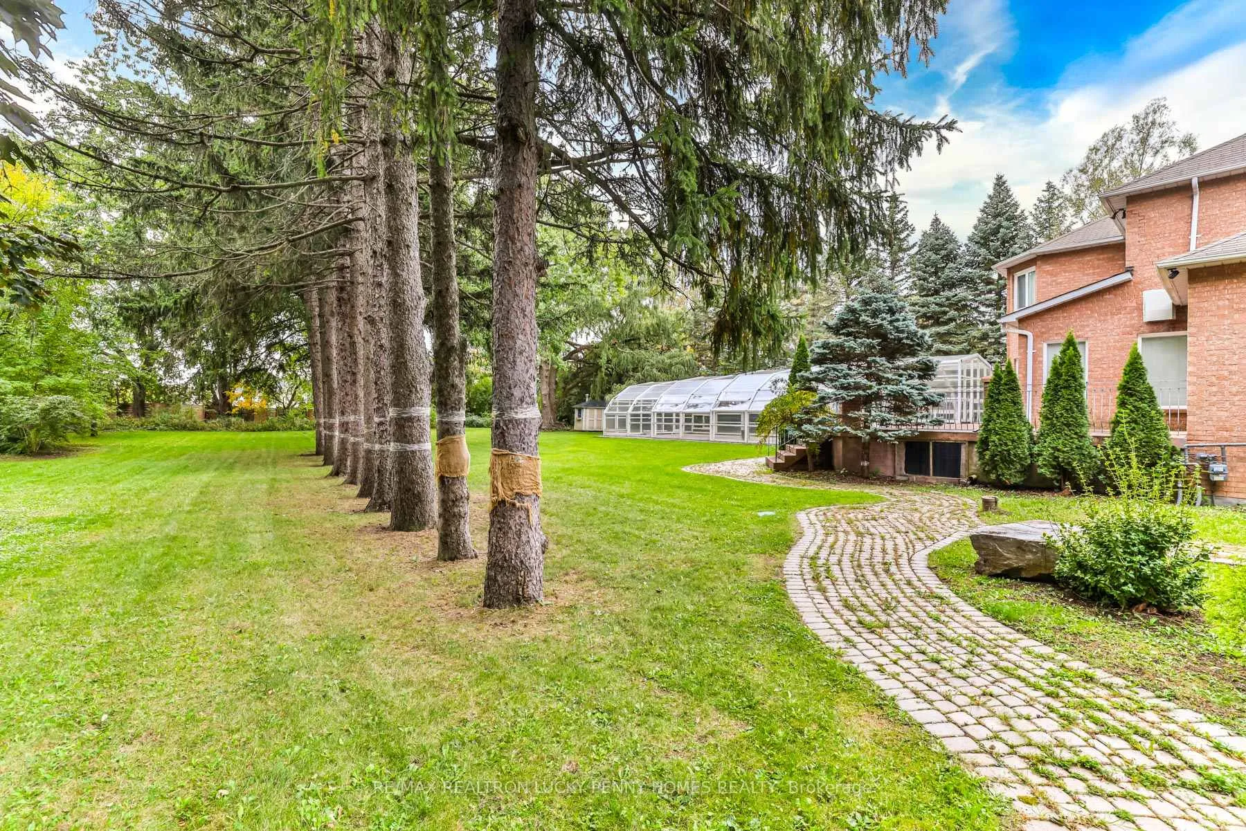 Photo 10 of 9 Personna Boulevard, Markham, Devil's Elbow — HOMEH