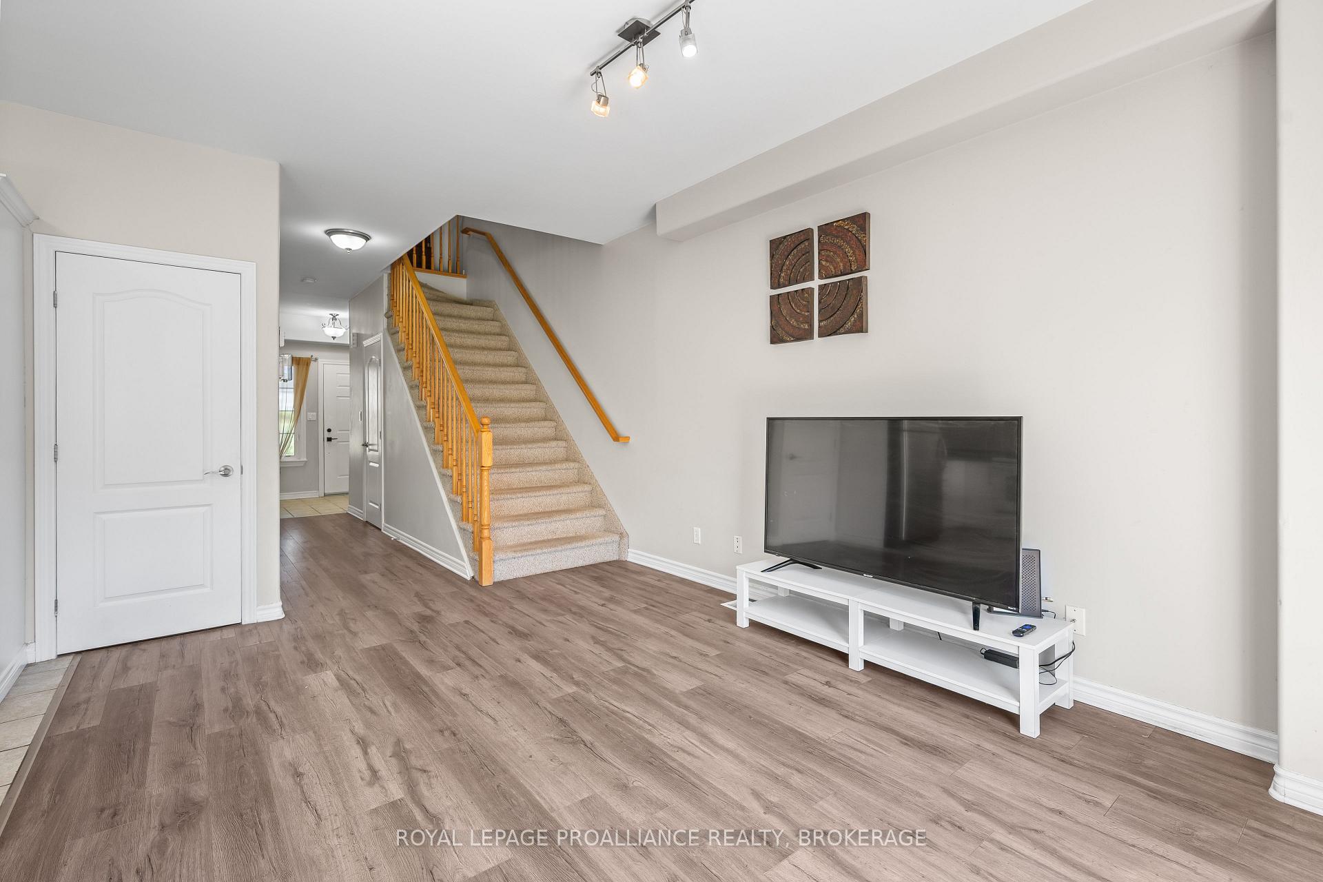 Photo 8 of 908 Swanfield Street, Kingston, East Gardiners Rd — HOMEH