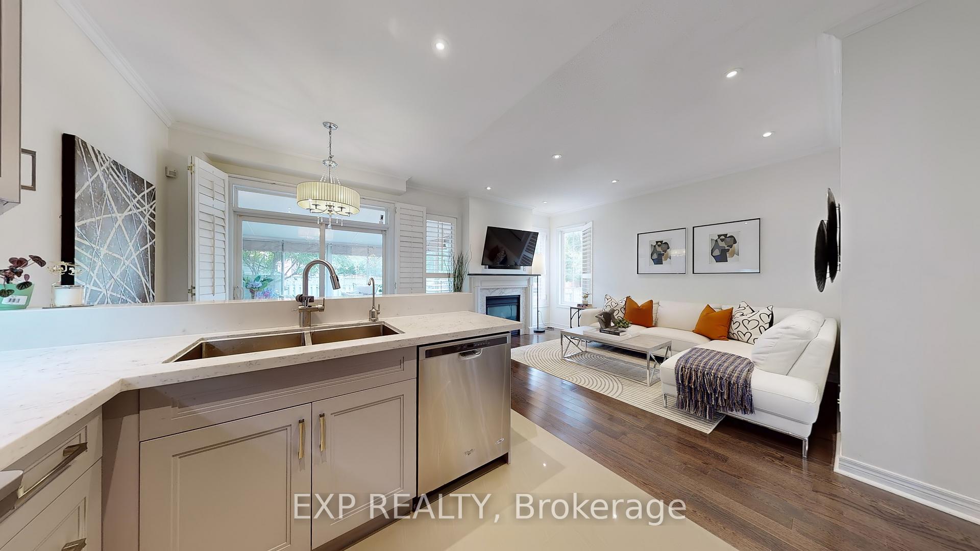 Photo 13 of 23 Harry Swingler Drive, Markham, Victoria Manor-Jennings Gate — HOMEH