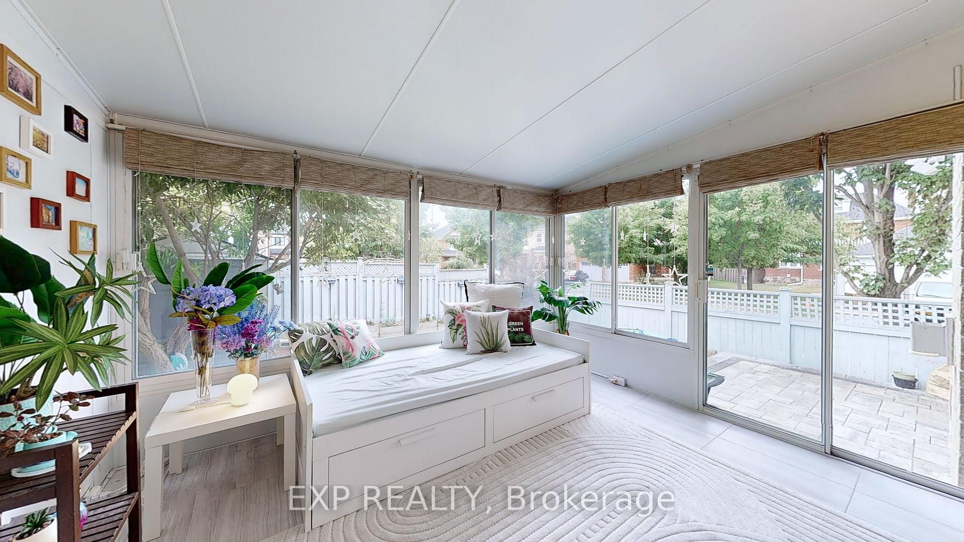 Photo 15 of 23 Harry Swingler Drive, Markham, Victoria Manor-Jennings Gate — HOMEH