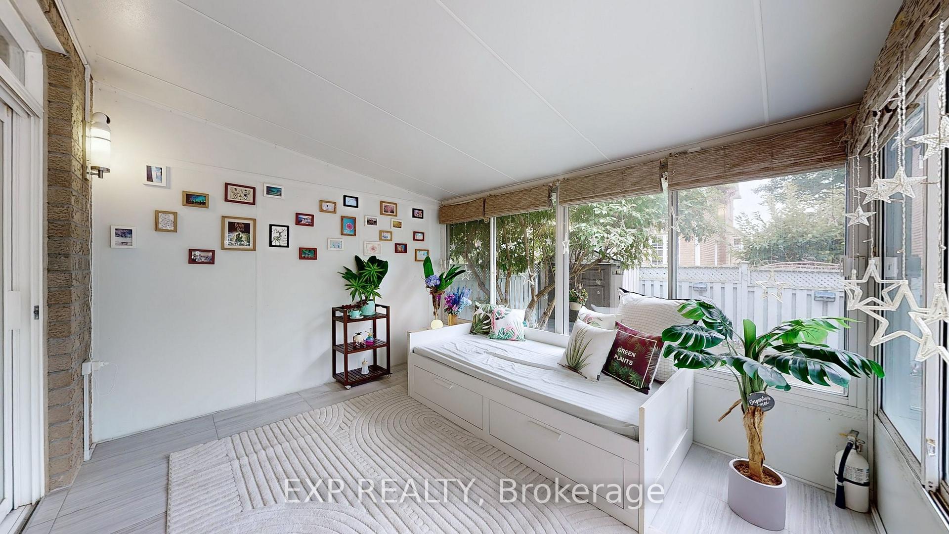 Photo 16 of 23 Harry Swingler Drive, Markham, Victoria Manor-Jennings Gate — HOMEH