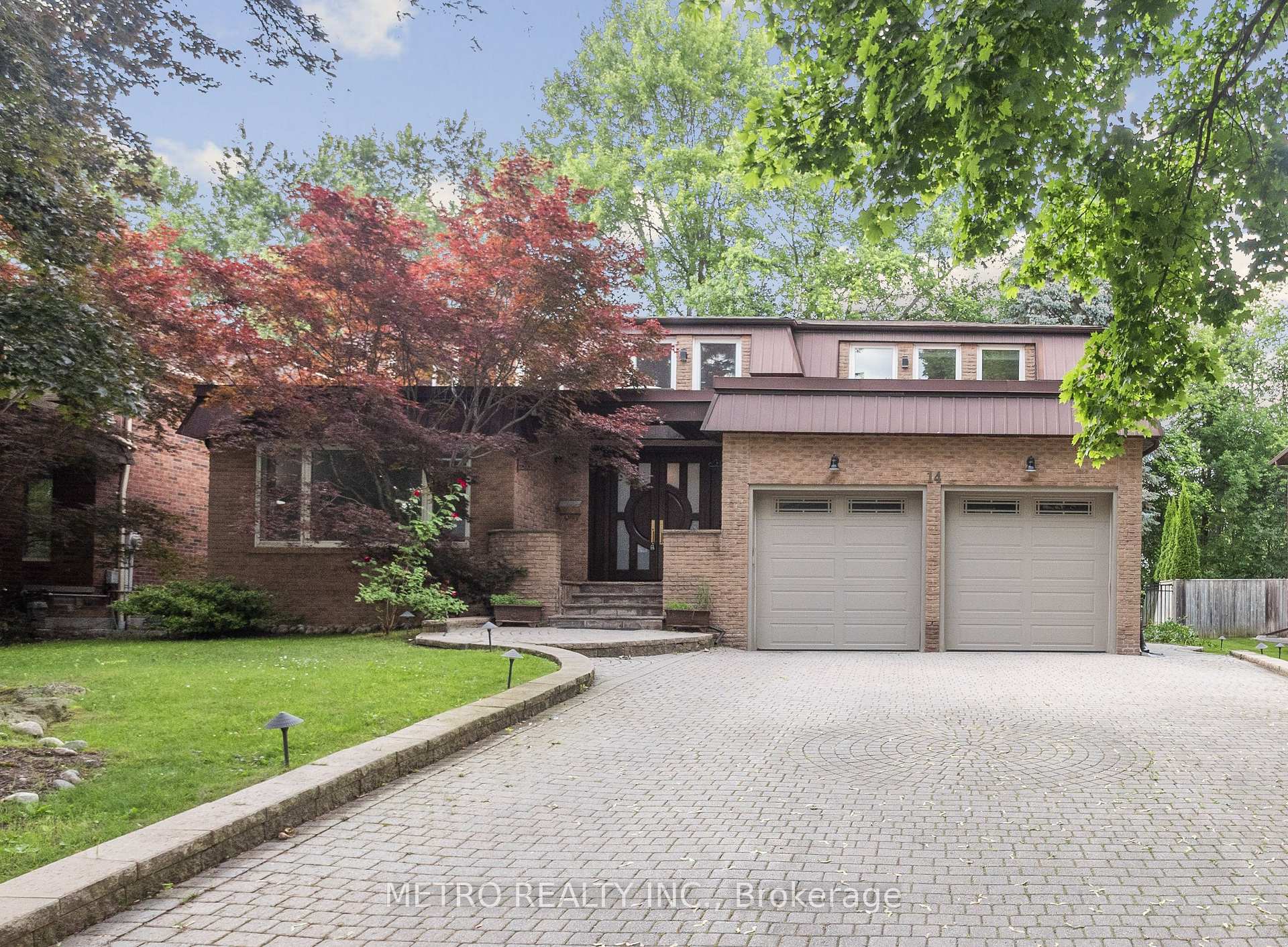Front of 14 Village Squire Lane