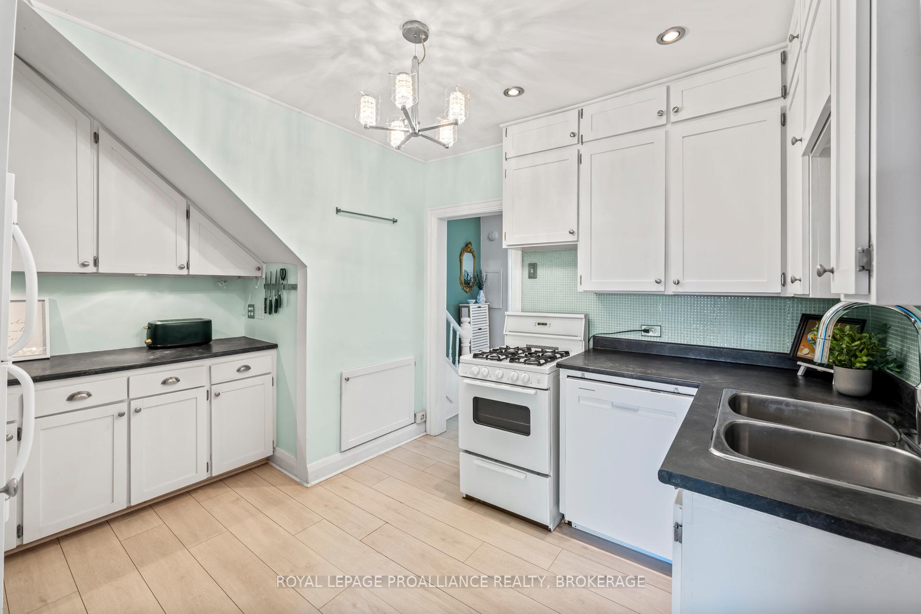 Photo 12 of 107 Stephen Street, Kingston, East of Sir John A. Blvd — HOMEH