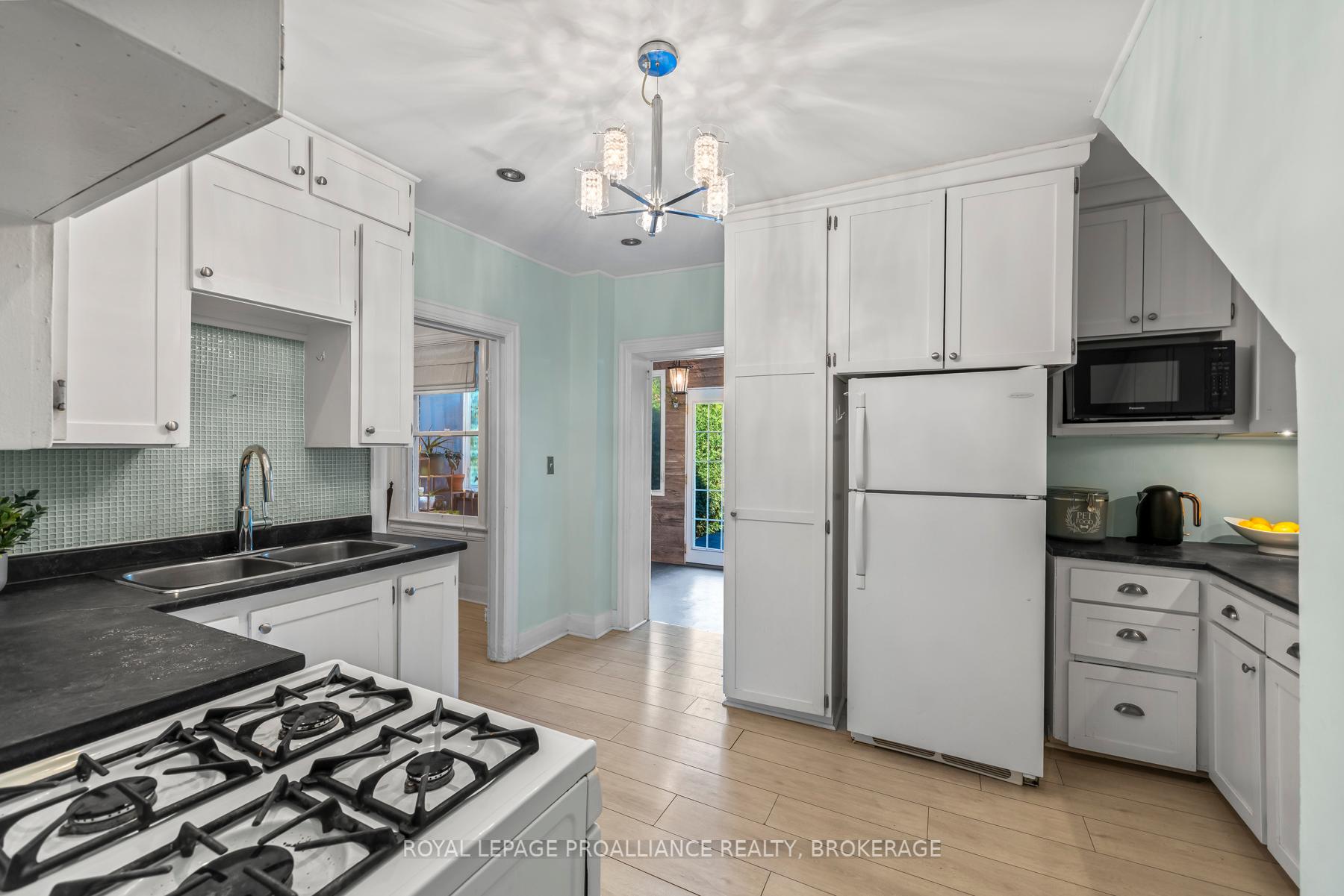 Photo 13 of 107 Stephen Street, Kingston, East of Sir John A. Blvd — HOMEH