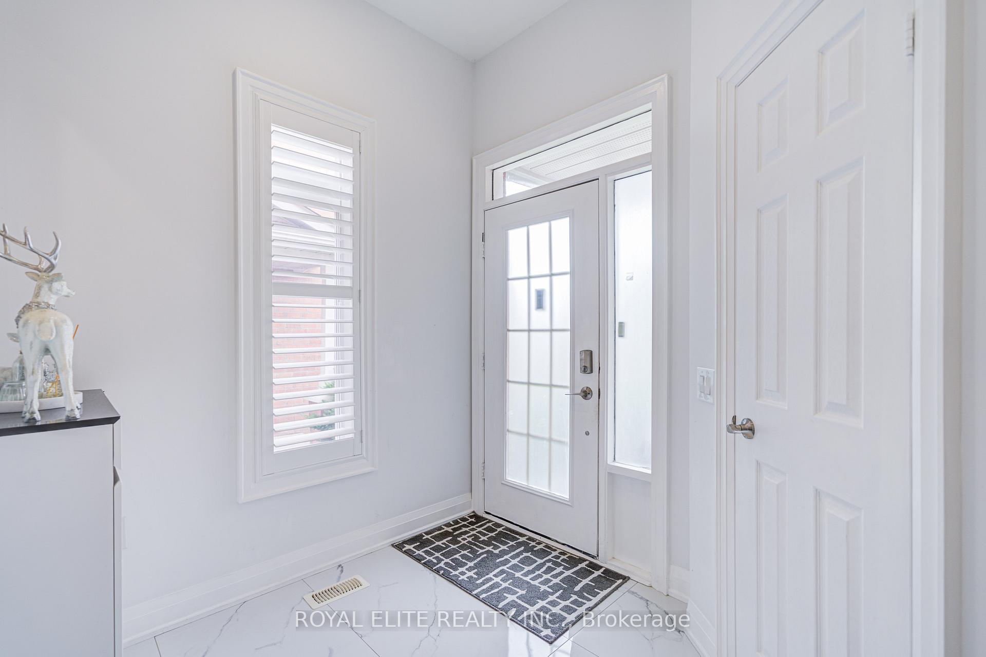 Photo 4 of 88 Snowdon Circle, Markham, Markville — HOMEH