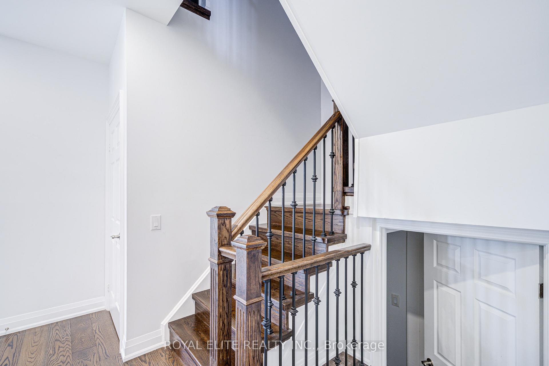 Photo 7 of 88 Snowdon Circle, Markham, Markville — HOMEH