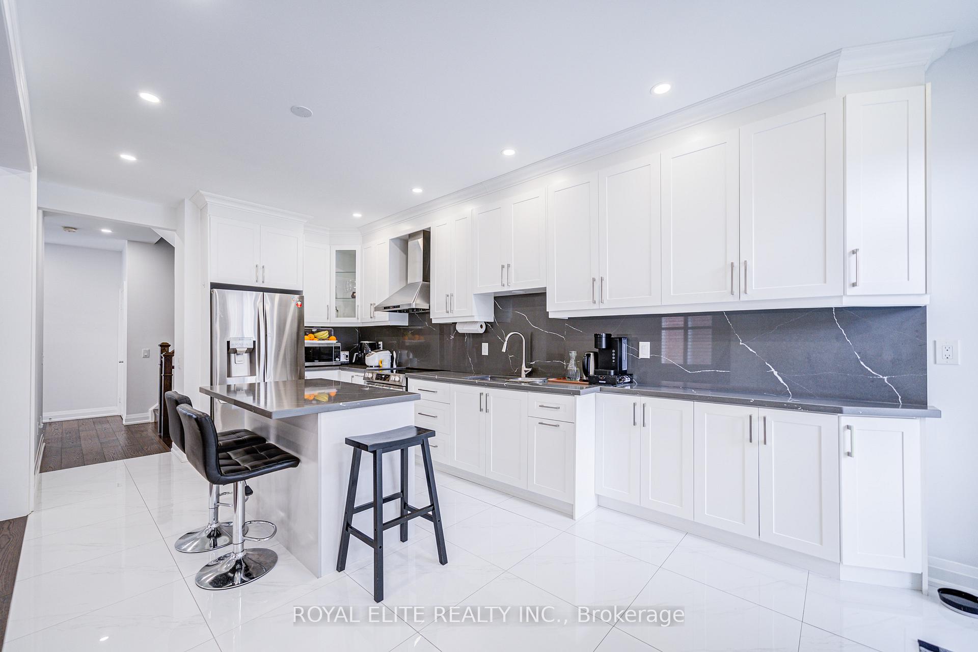 Photo 15 of 88 Snowdon Circle, Markham, Markville — HOMEH