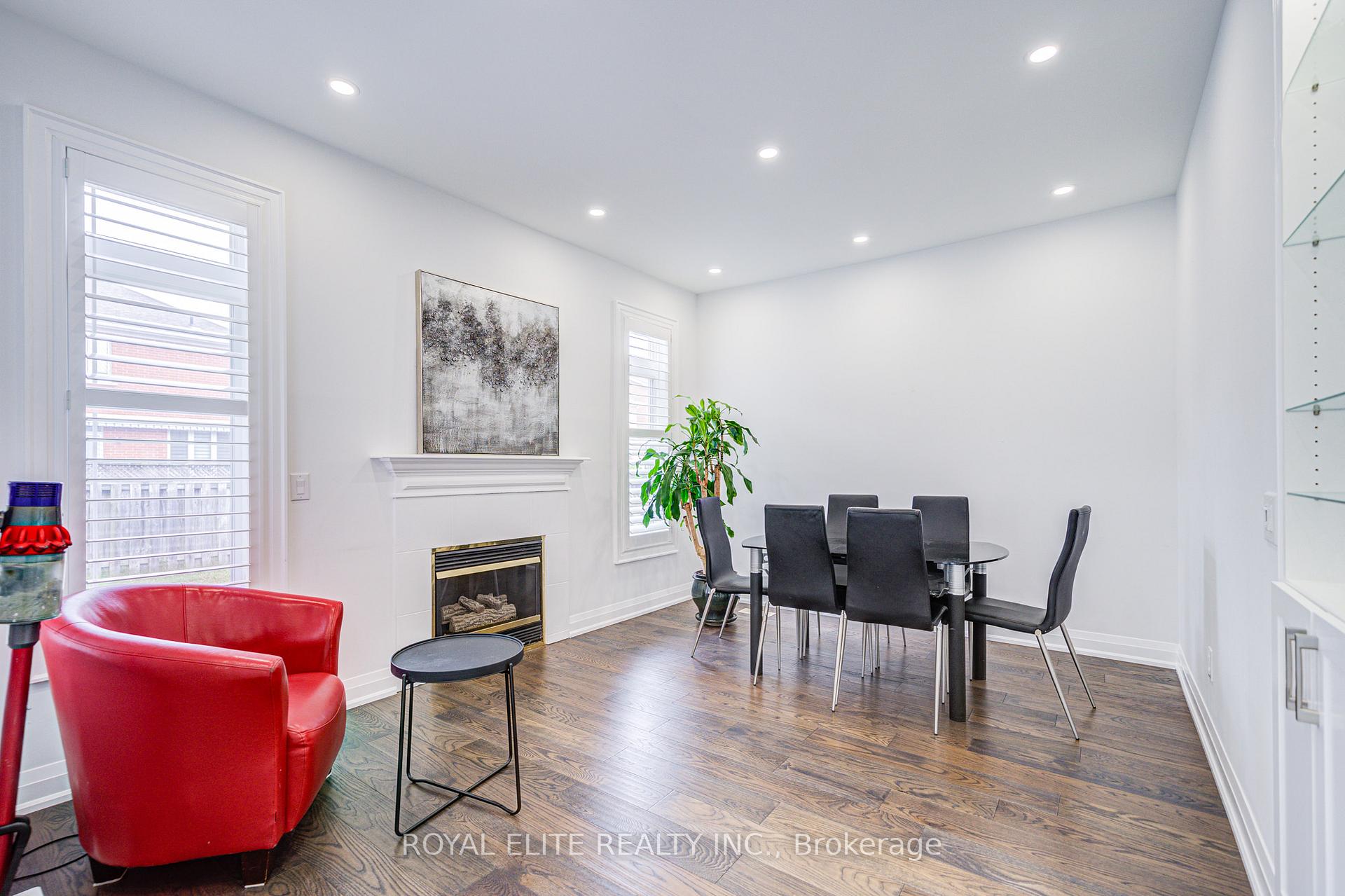 Photo 16 of 88 Snowdon Circle, Markham, Markville — HOMEH