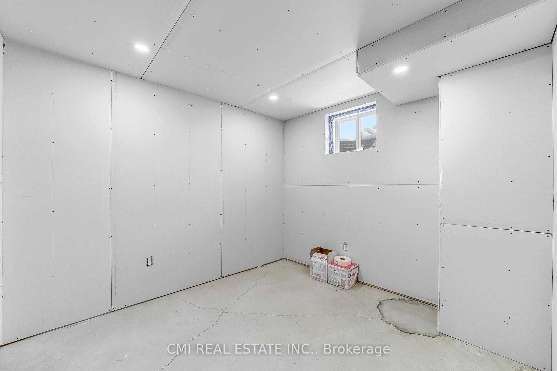Photo 35 of 3 Milt Schmidt Street, Kitchener — HOMEH