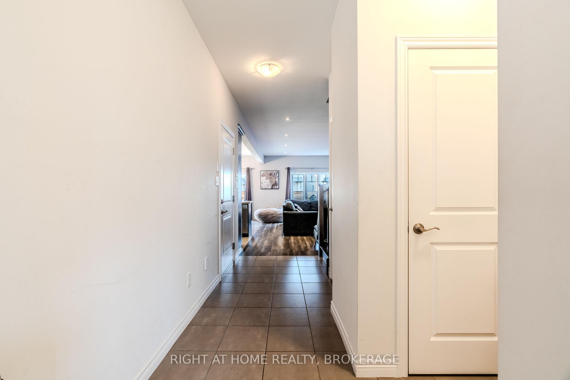 Photo 4 of 138 Shoreview Place, Hamilton, Lakeshore — HOMEH