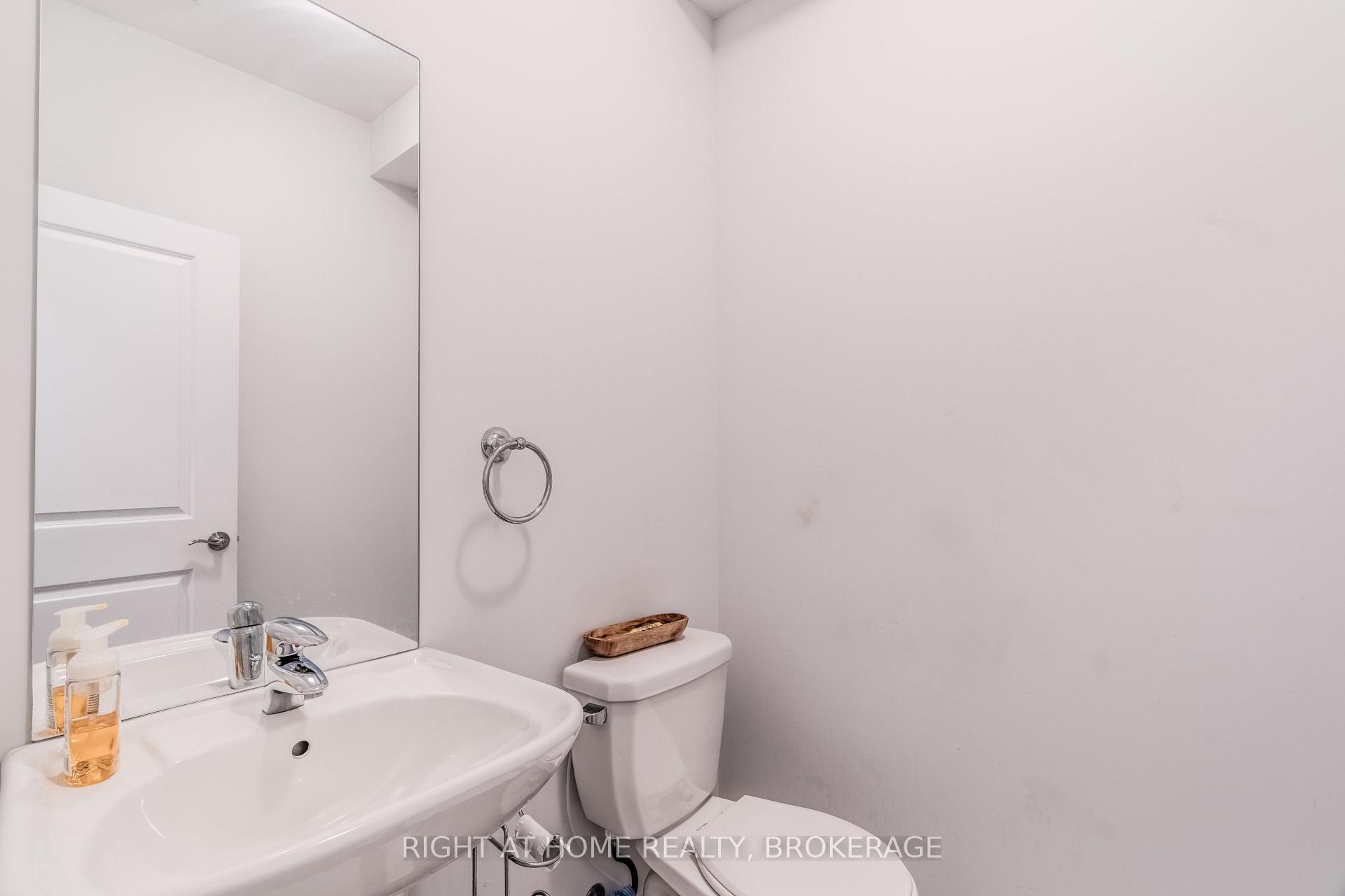 Photo 6 of 138 Shoreview Place, Hamilton, Lakeshore — HOMEH