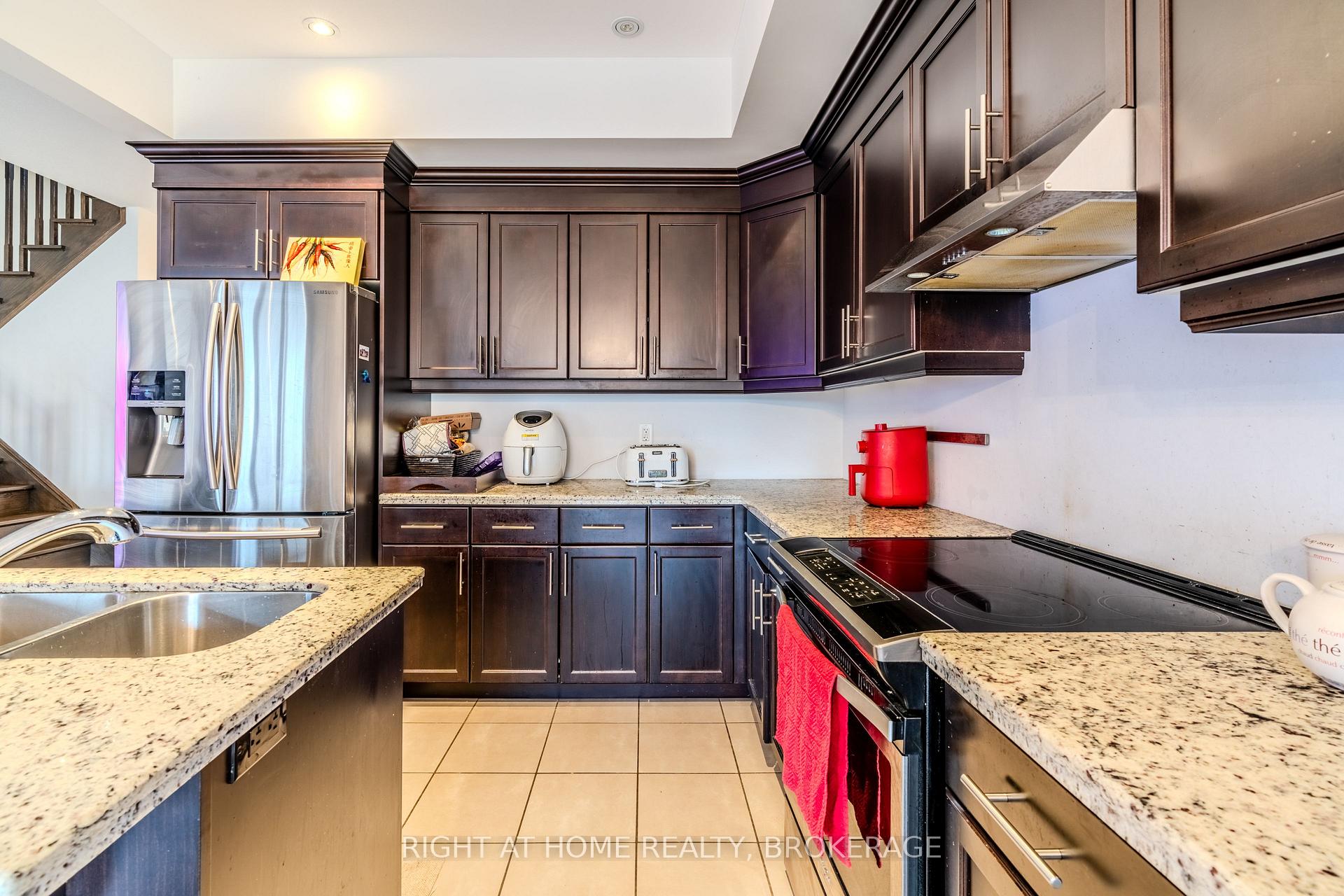 Photo 13 of 138 Shoreview Place, Hamilton, Lakeshore — HOMEH