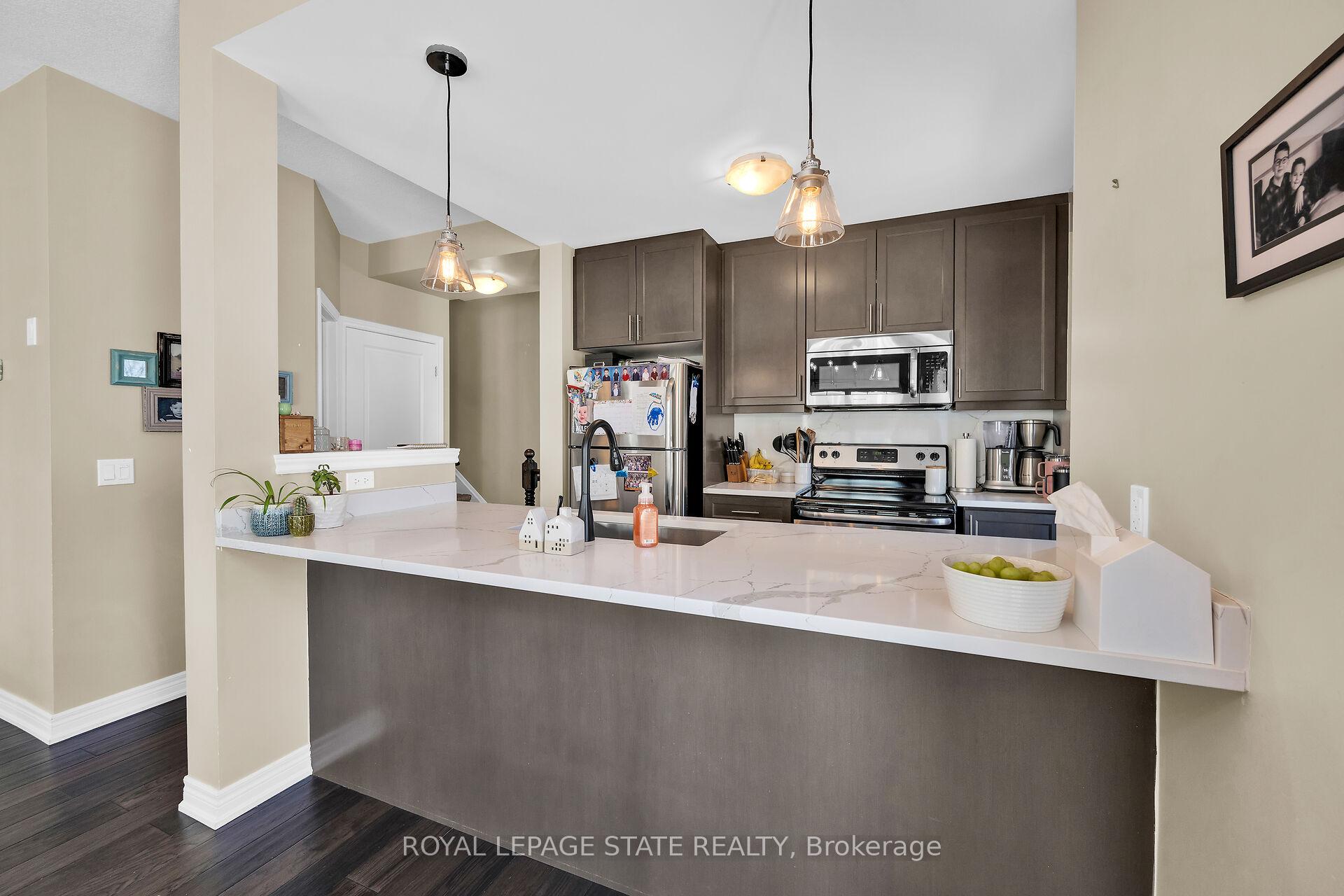 Photo 9 of 36 Southshore Crescent, Hamilton, Stoney Creek — HOMEH