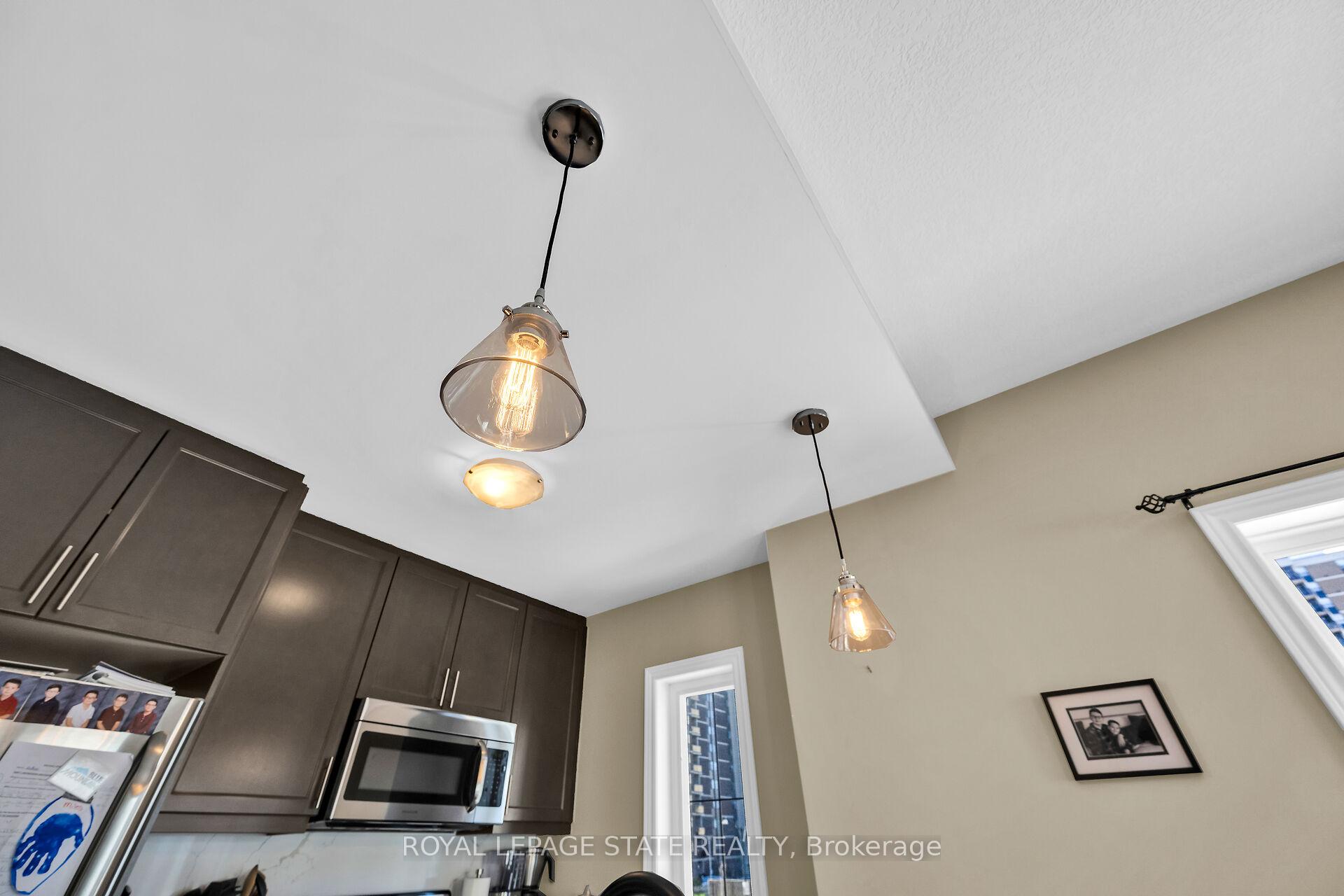 Photo 10 of 36 Southshore Crescent, Hamilton, Stoney Creek — HOMEH