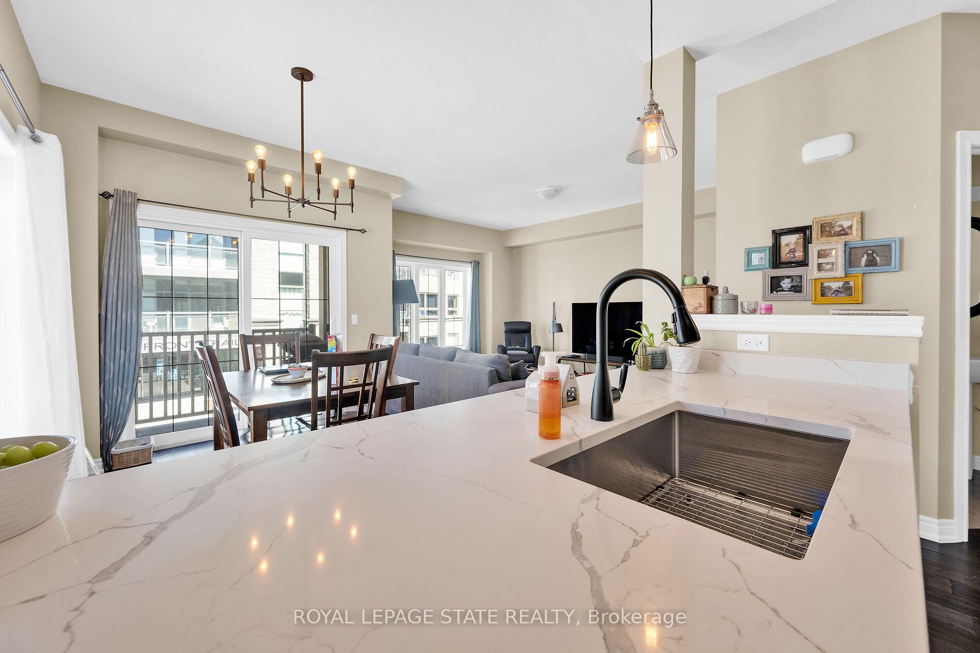 Photo 13 of 36 Southshore Crescent, Hamilton, Stoney Creek — HOMEH