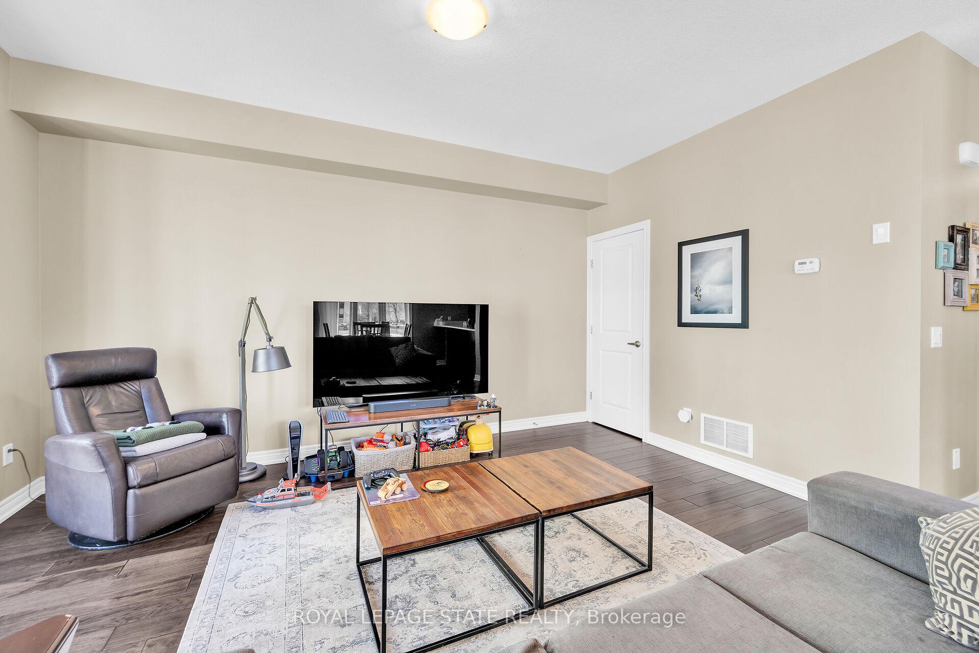 Photo 15 of 36 Southshore Crescent, Hamilton, Stoney Creek — HOMEH