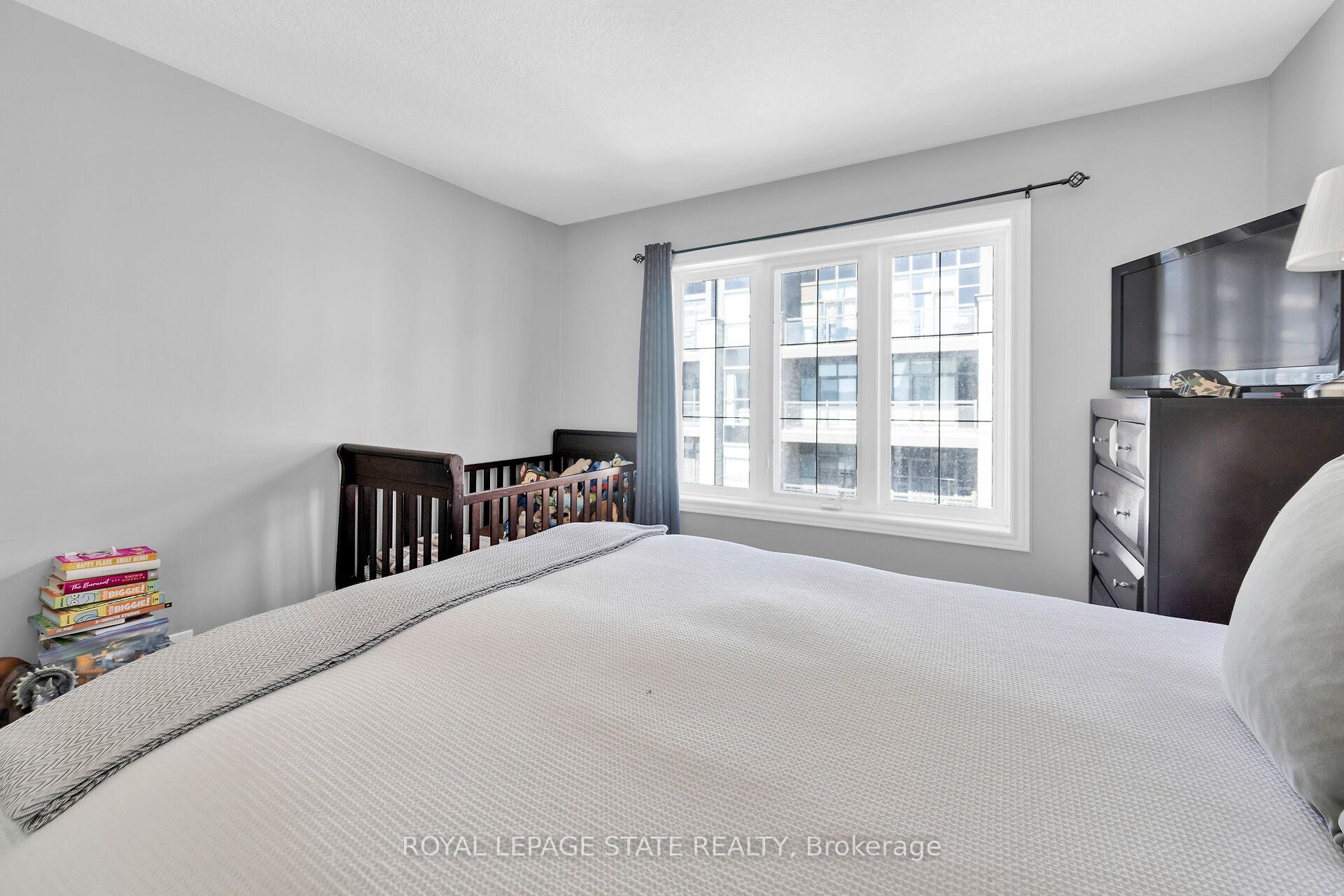 Photo 21 of 36 Southshore Crescent, Hamilton, Stoney Creek — HOMEH
