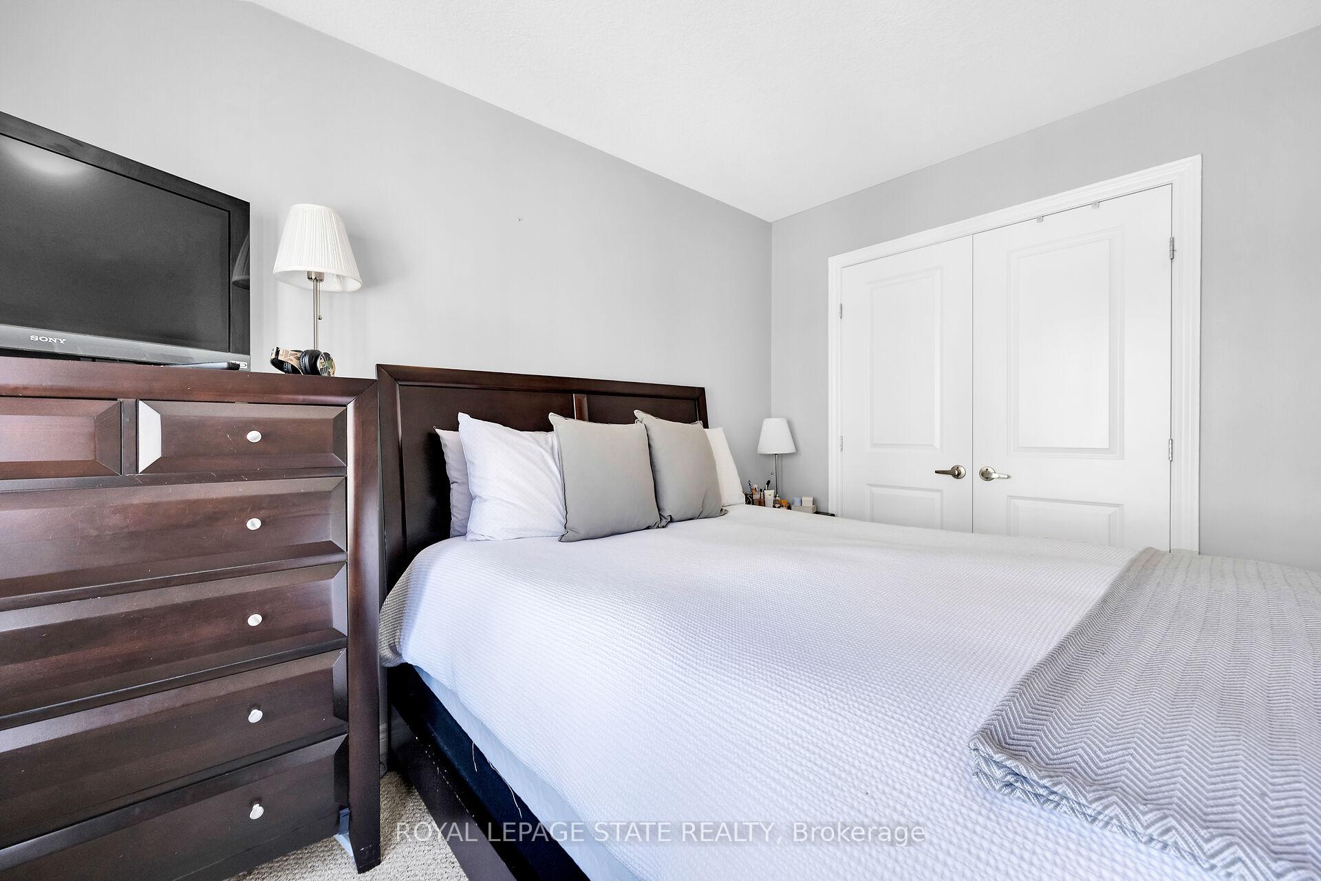 Photo 22 of 36 Southshore Crescent, Hamilton, Stoney Creek — HOMEH
