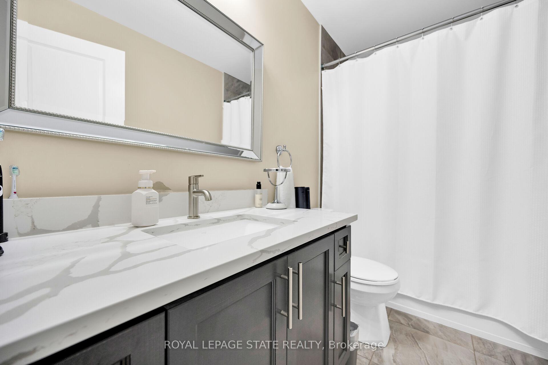 Photo 23 of 36 Southshore Crescent, Hamilton, Stoney Creek — HOMEH