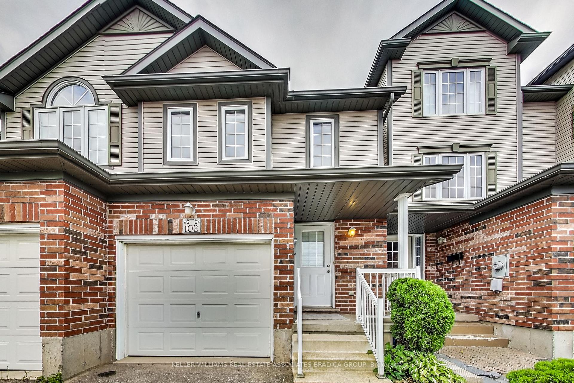 Front of 102 Rochefort Street