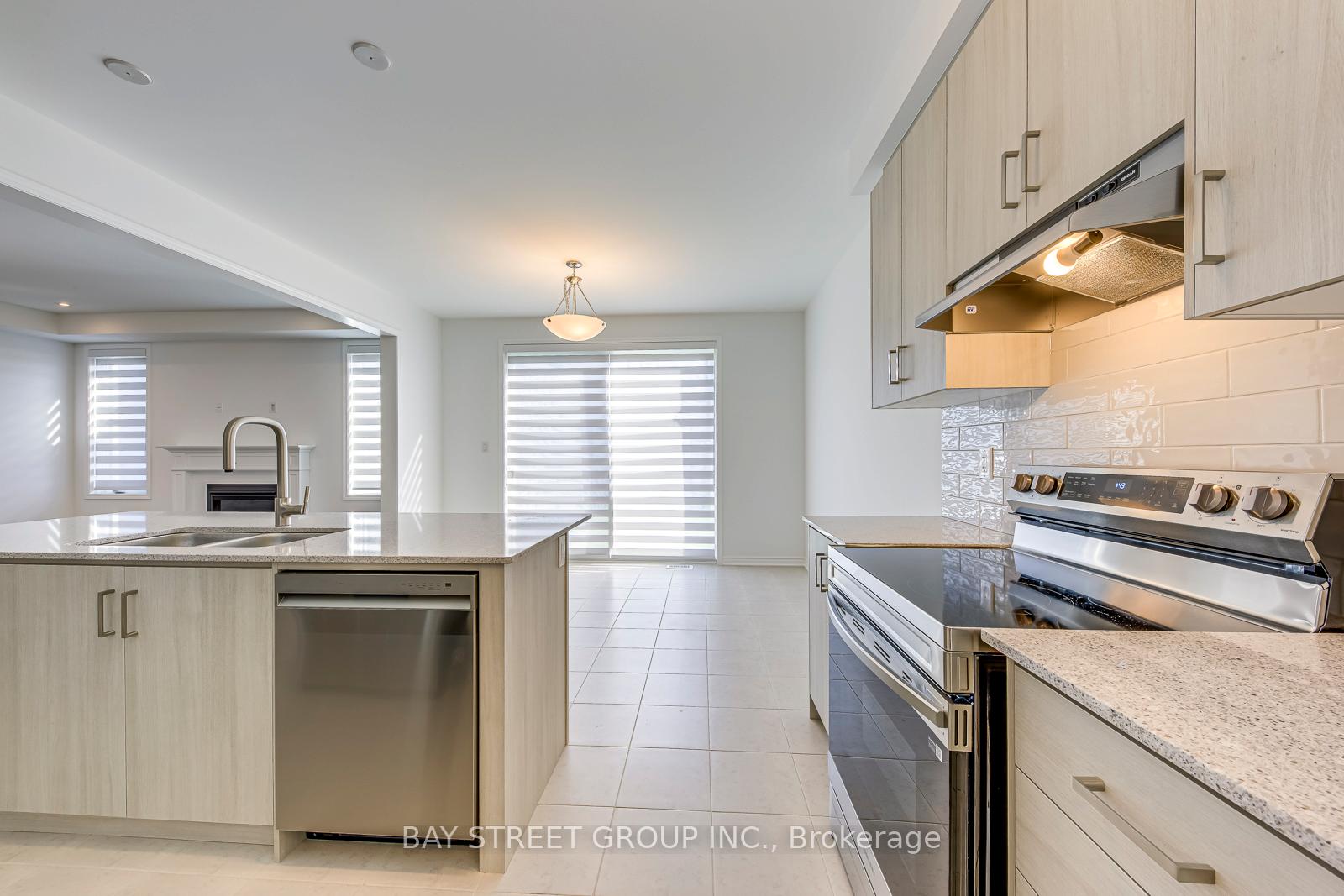 Photo 16 of 1508 Rothbury Crescent, Milton, Bowes — HOMEH