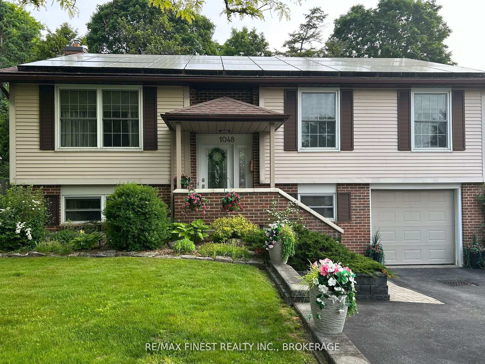 Front of 1048 Bauder Crescent