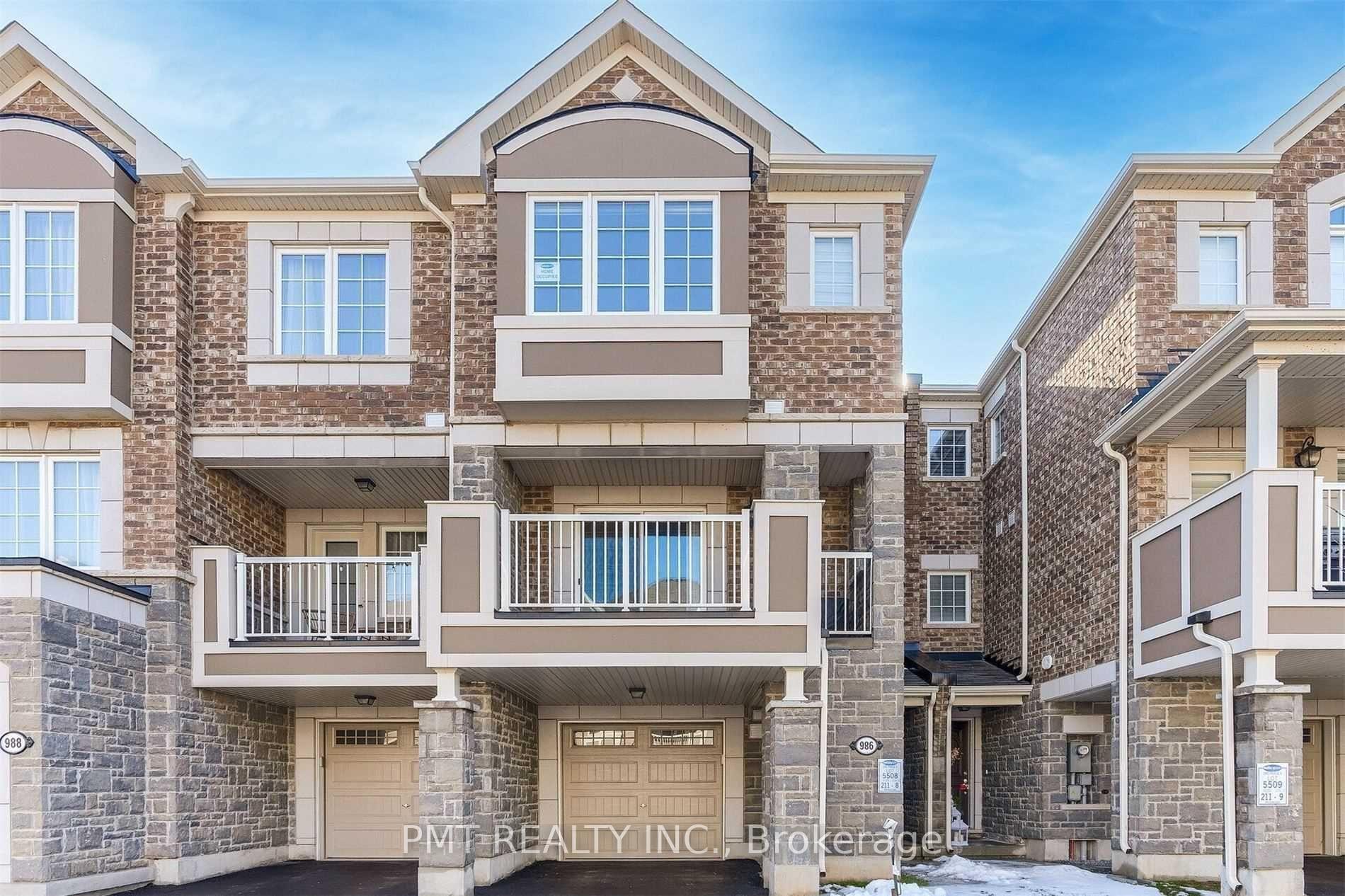 Front of 986 Alder Gate