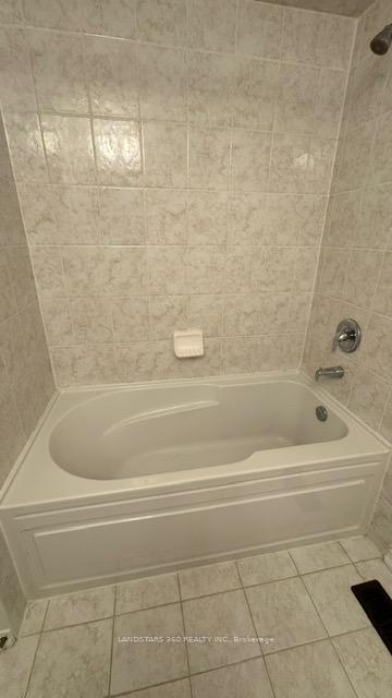 Photo 26 of 1081 Bur Oak Avenue, Markham, Wismer — HOMEH